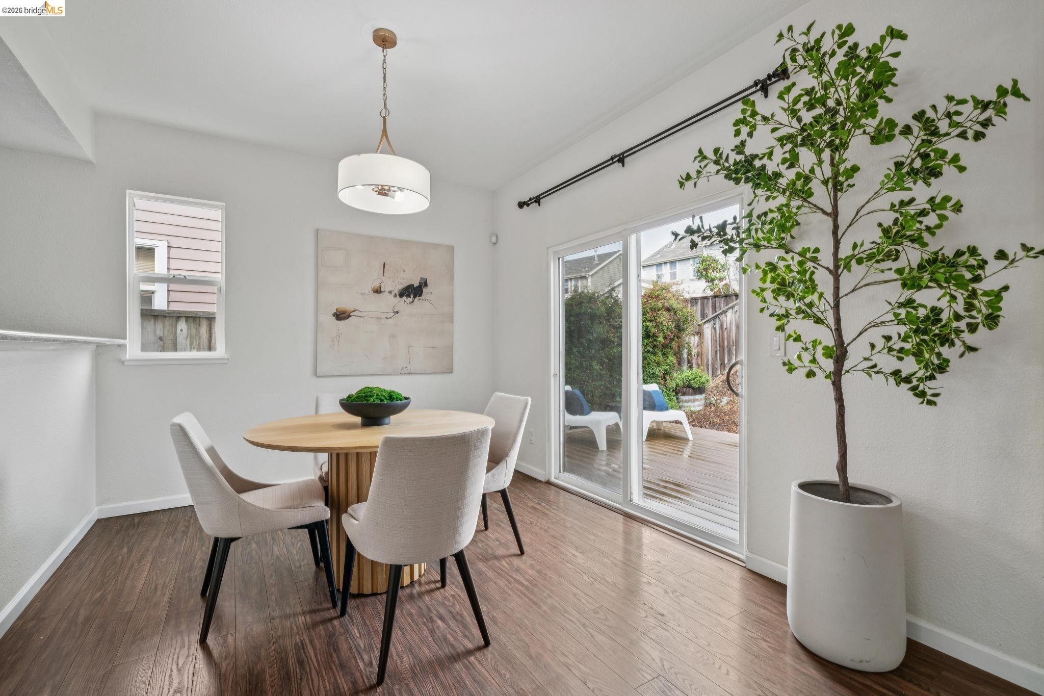 2761 Martin Luther King Jr Ave