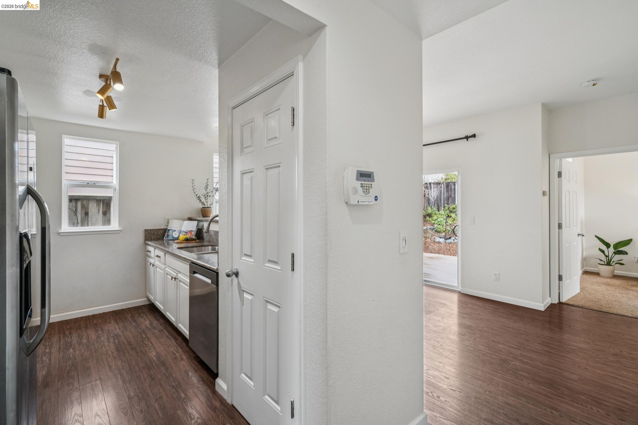 2761 Martin Luther King Jr Ave