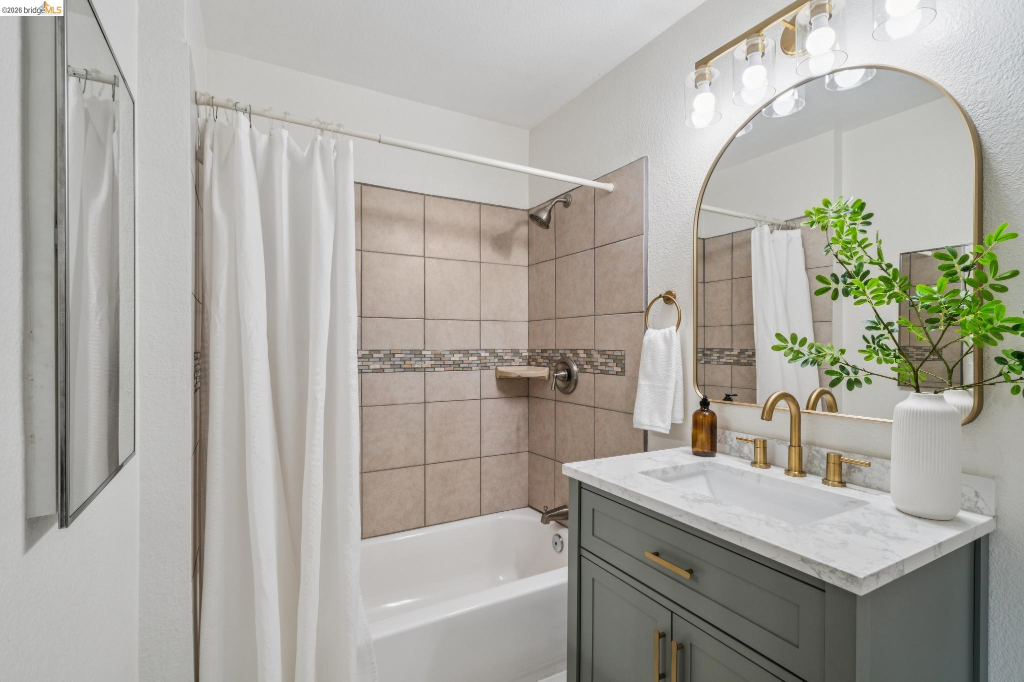 2761 Martin Luther King Jr Ave