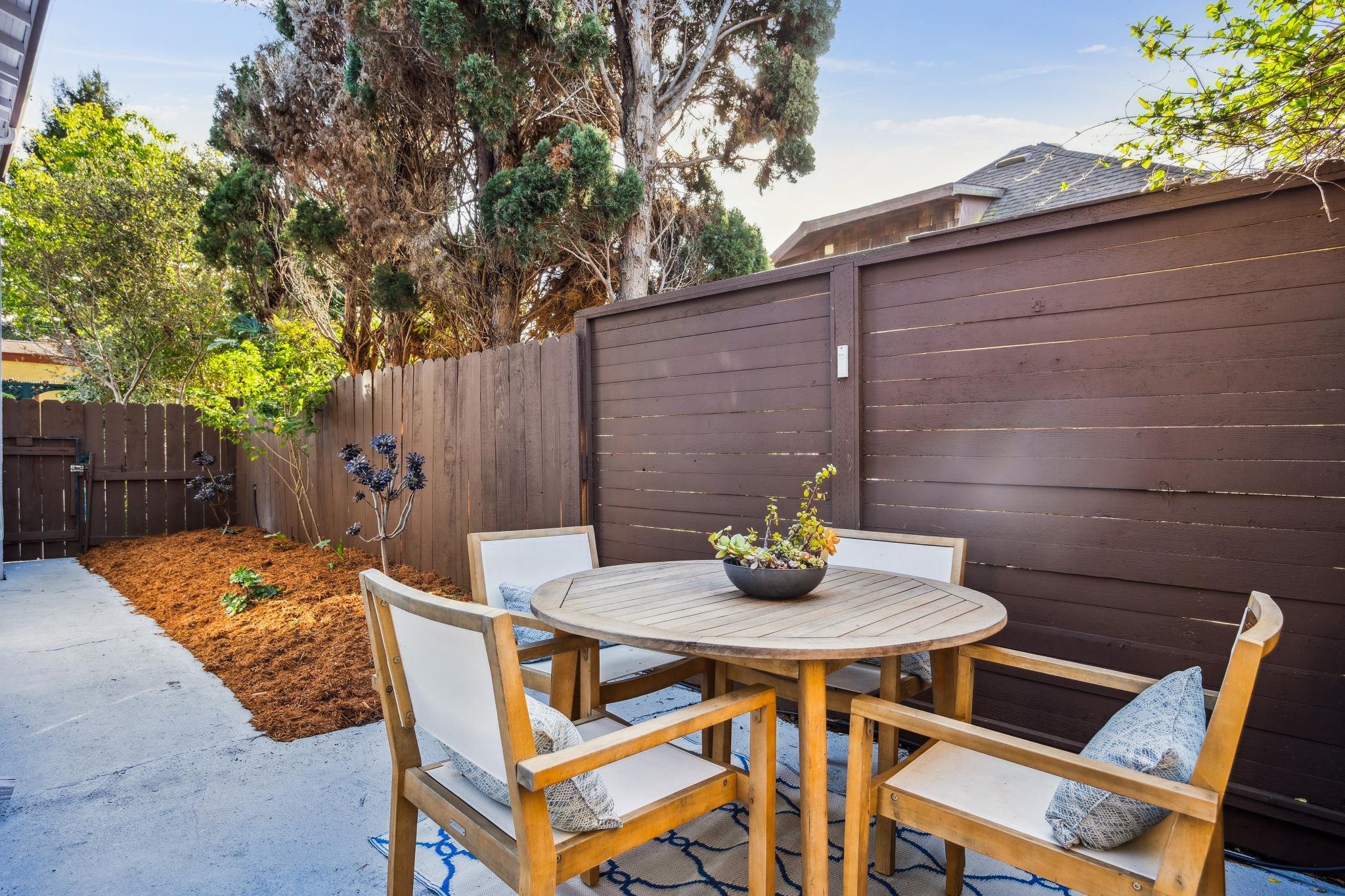 1207 Francisco Street