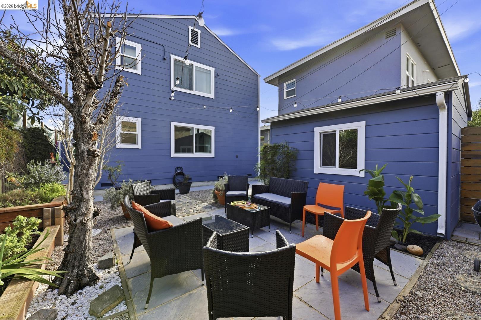 946 Kains AVE