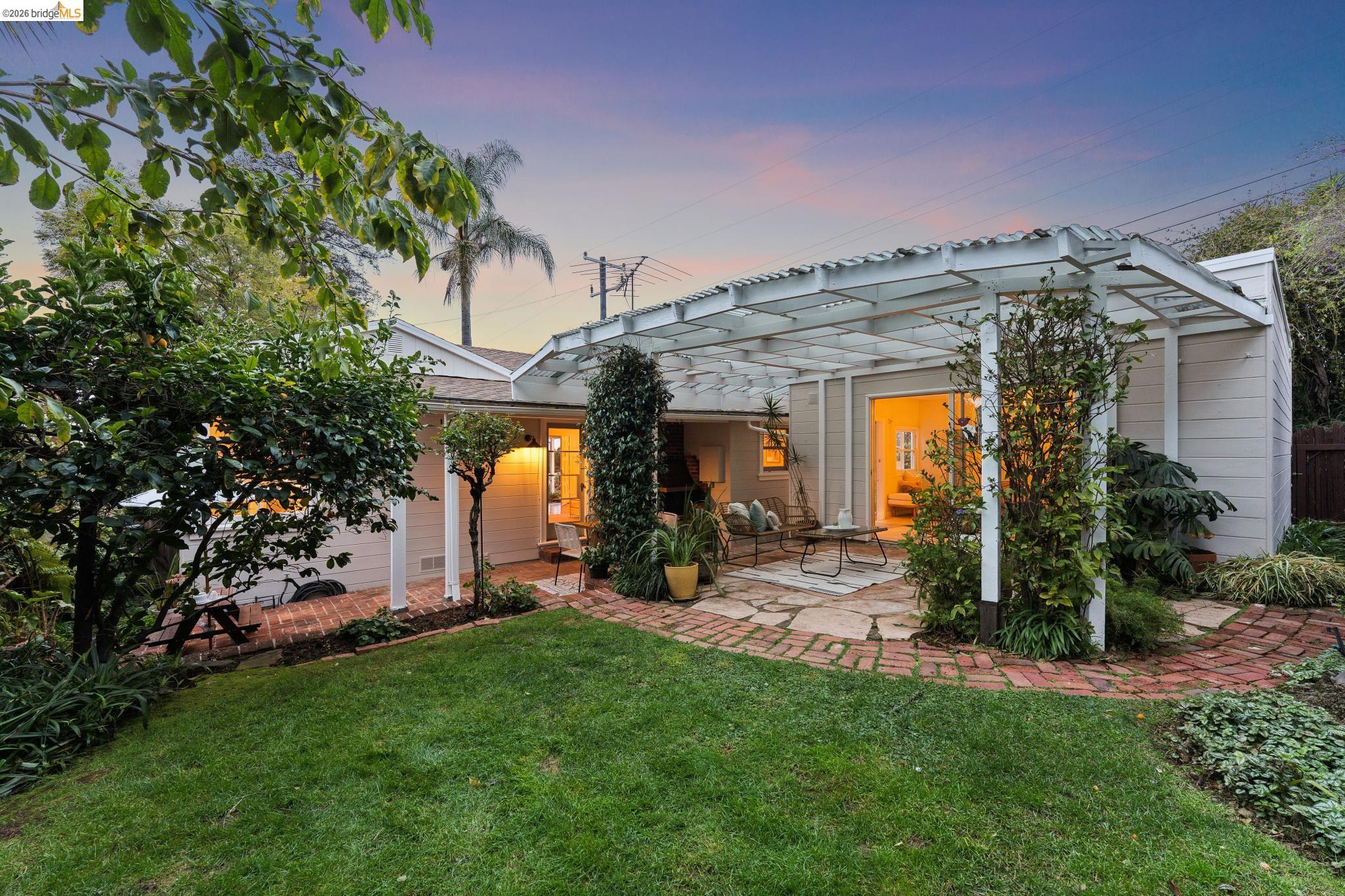 4200 Mountain View Ave