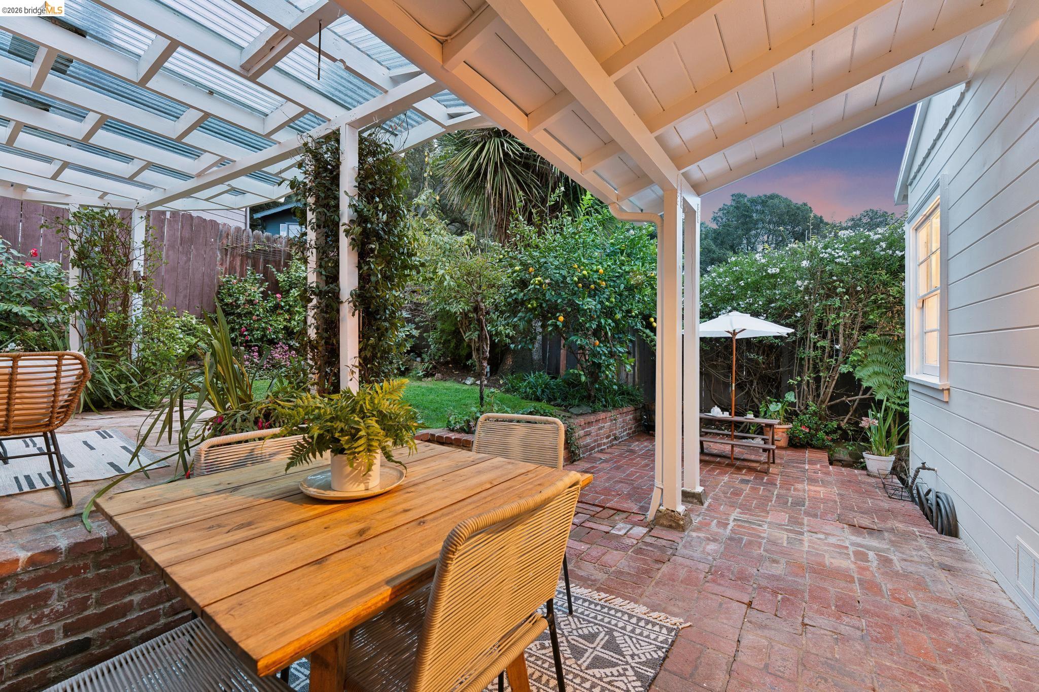 4200 Mountain View Ave