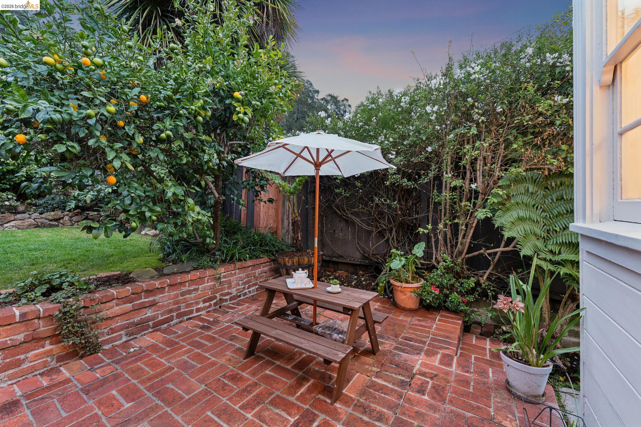 4200 Mountain View Ave