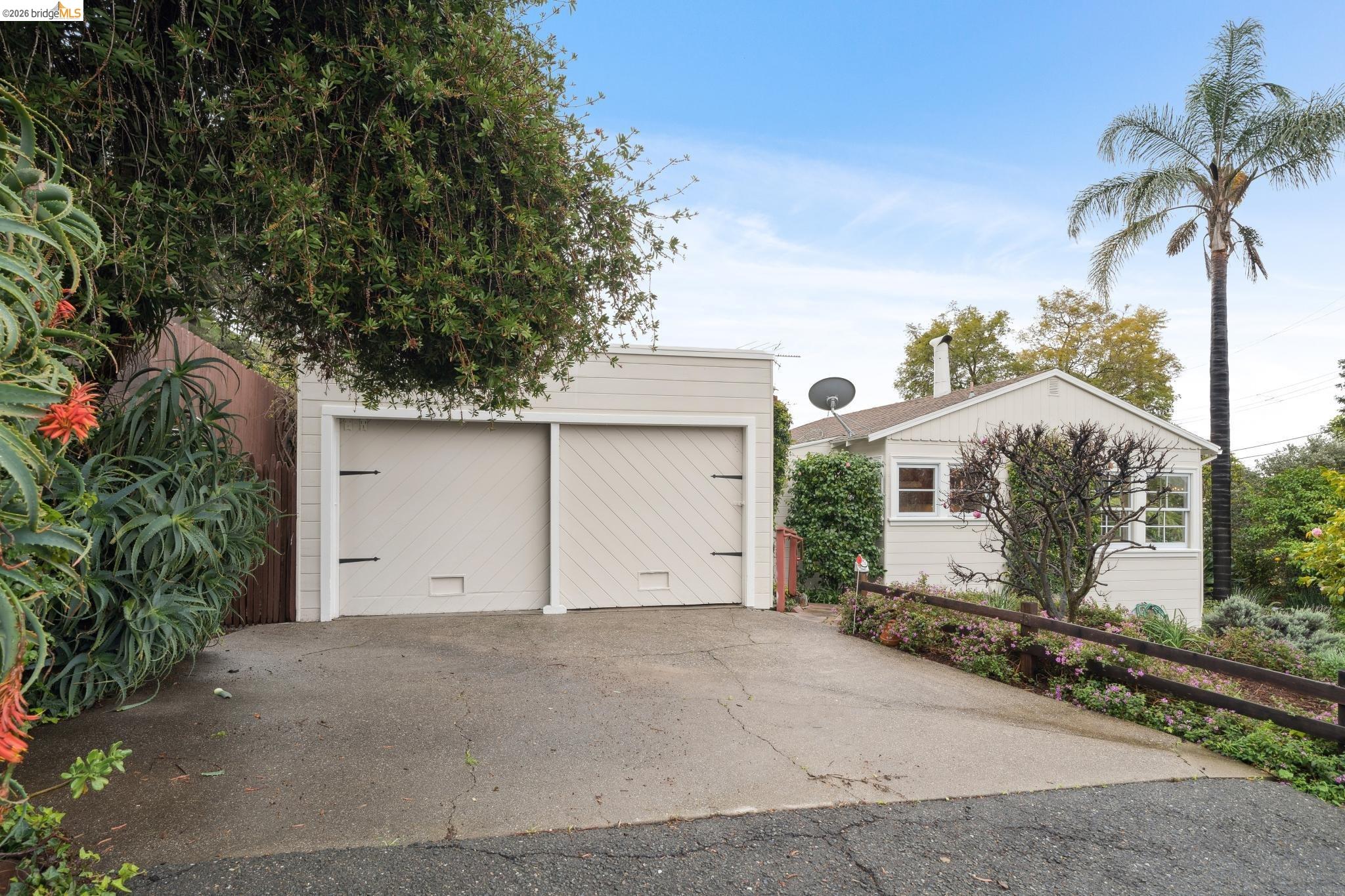 4200 Mountain View Ave