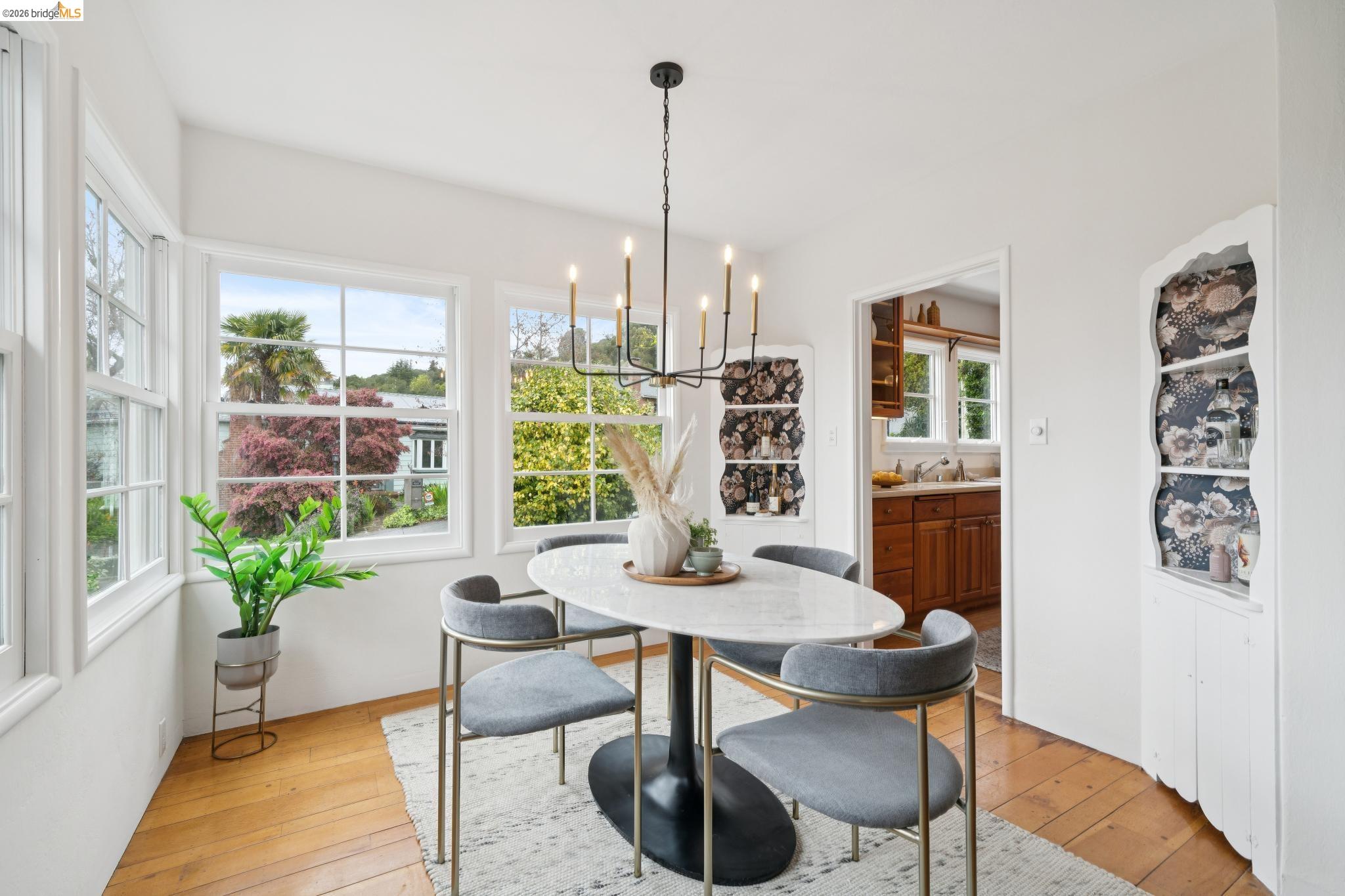 4200 Mountain View Ave