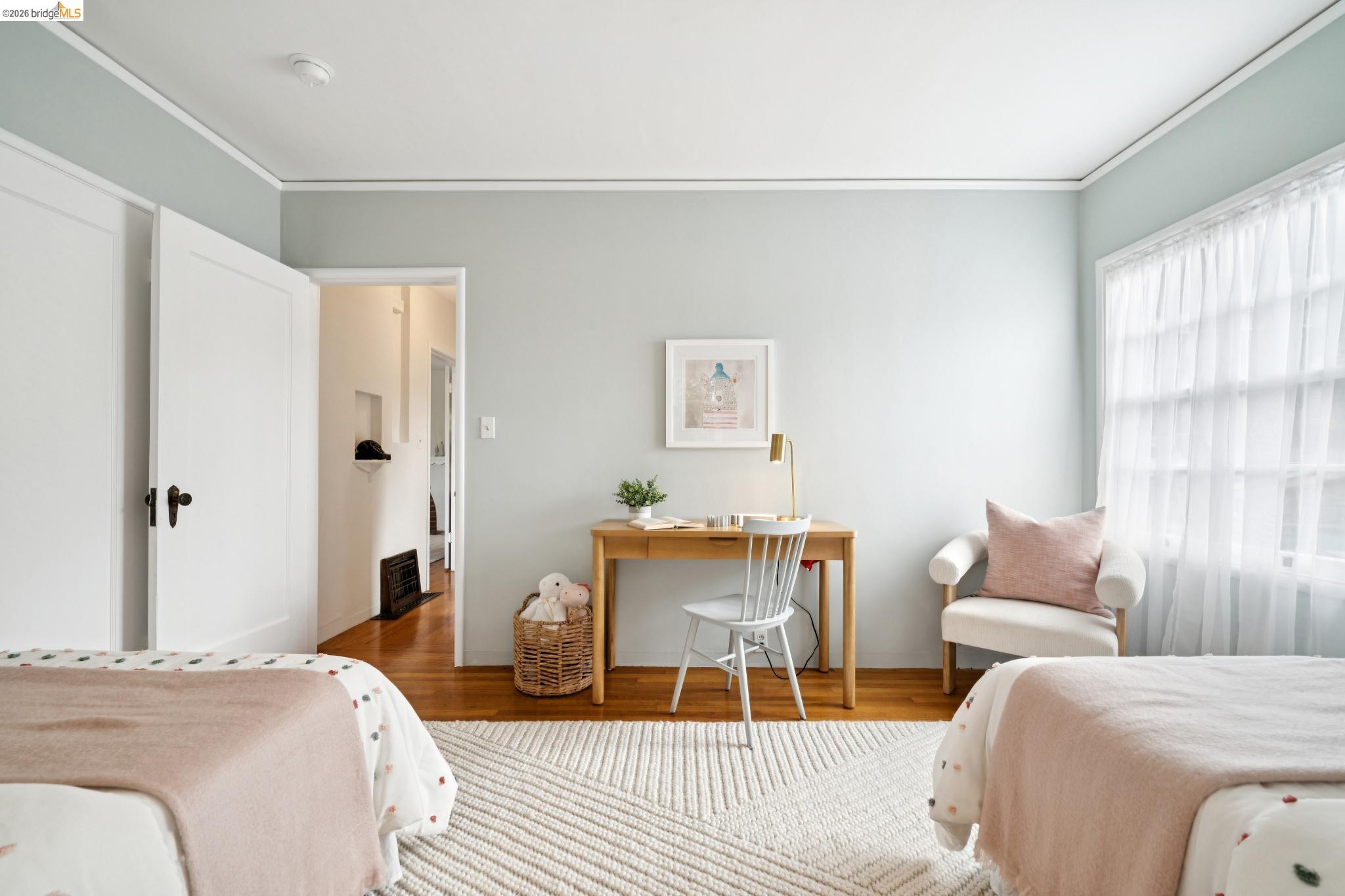 4200 Mountain View Ave