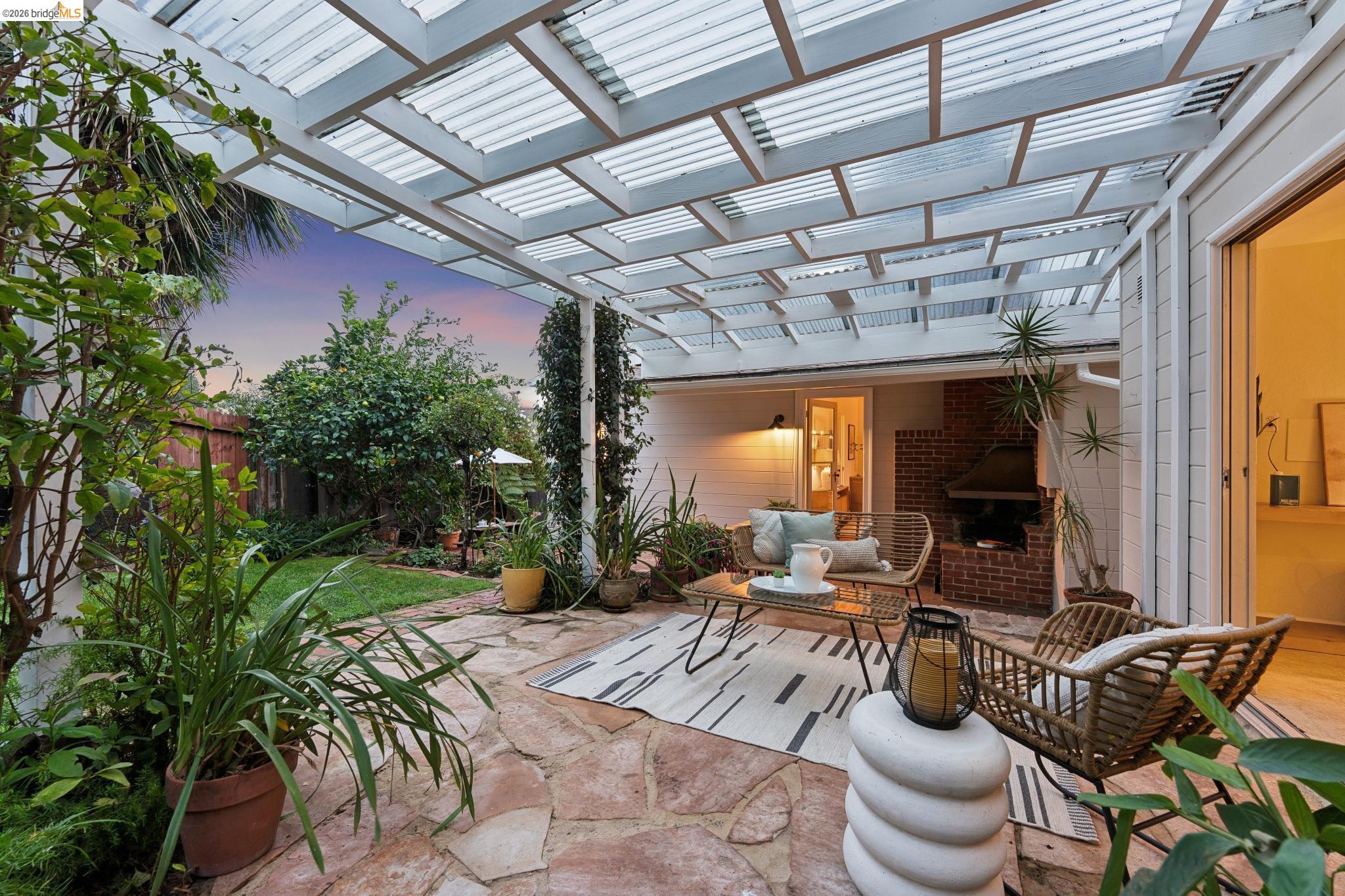 4200 Mountain View Ave