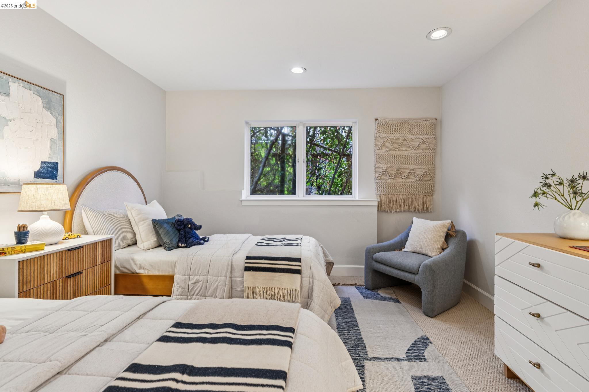 7084 Westmoorland Dr