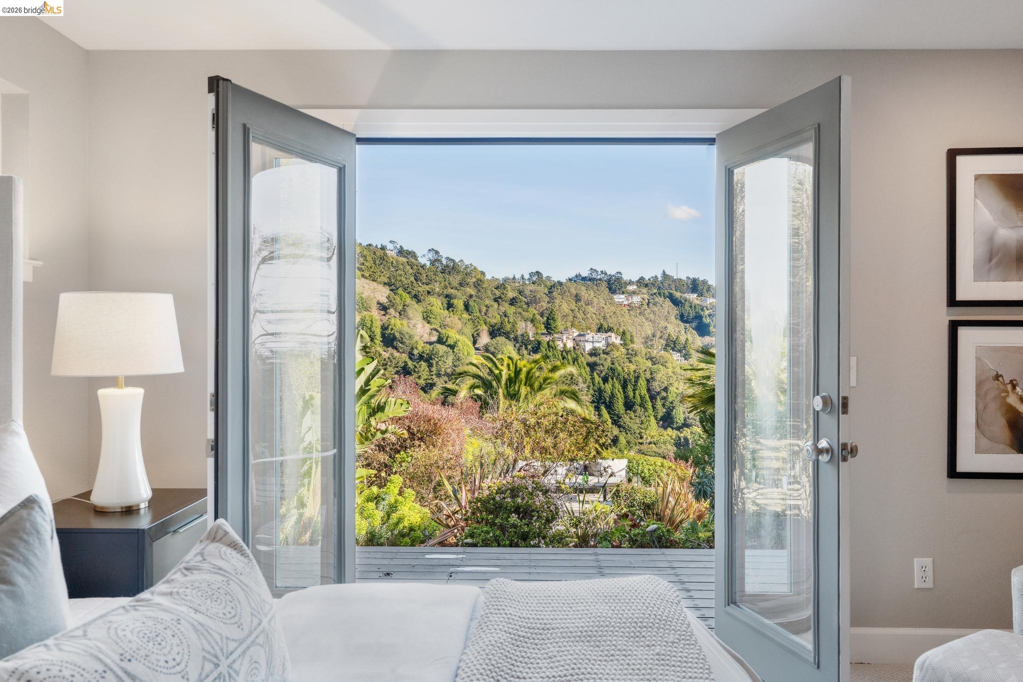 7084 Westmoorland Dr