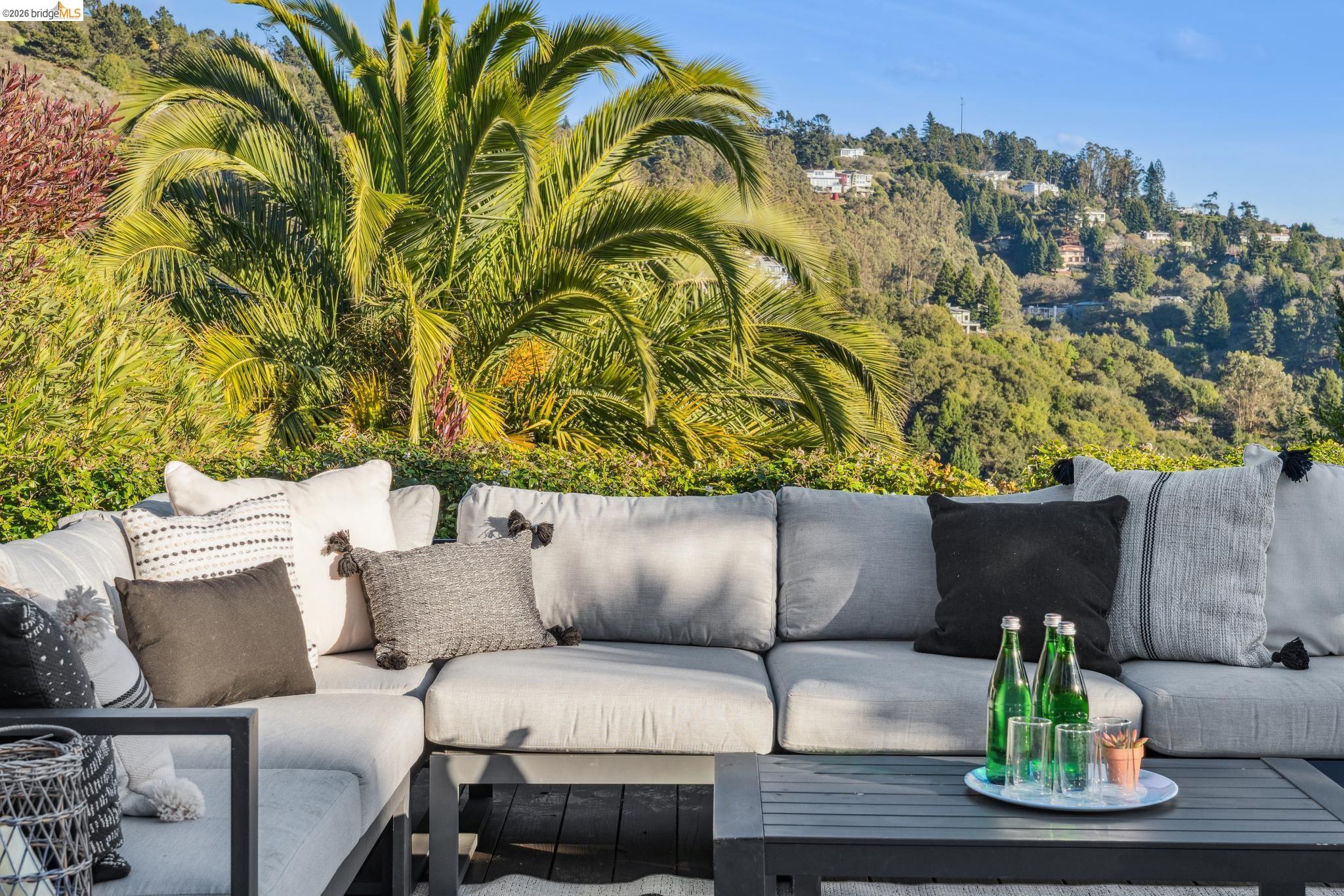 7084 Westmoorland Dr