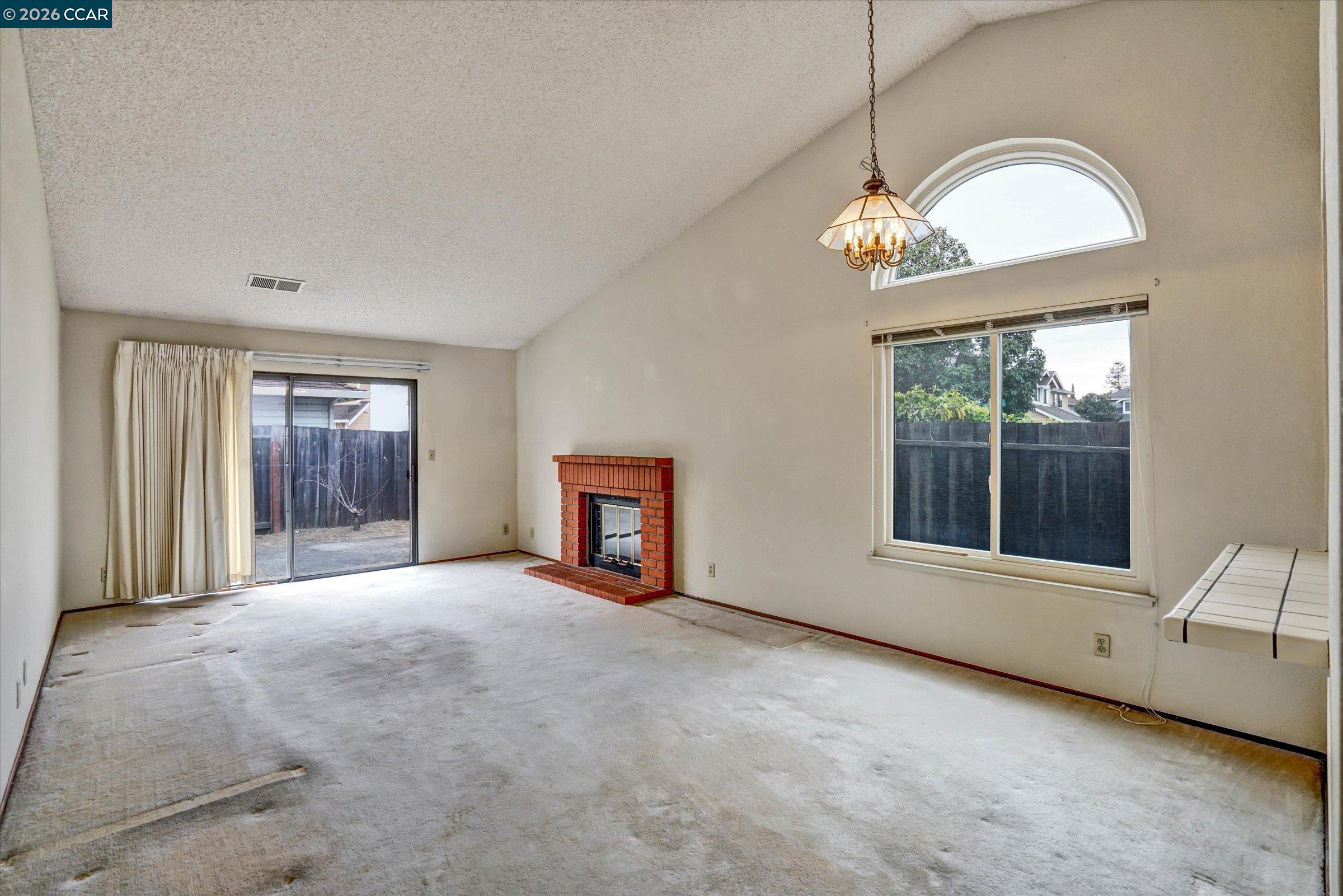1286 Clarke Ln