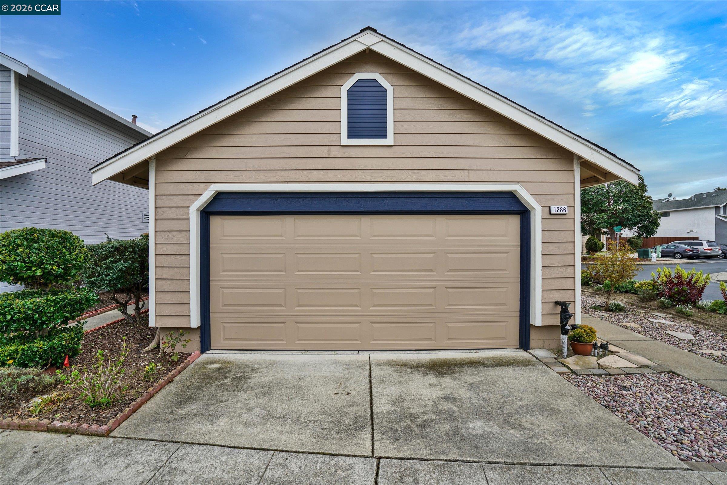 1286 Clarke Ln