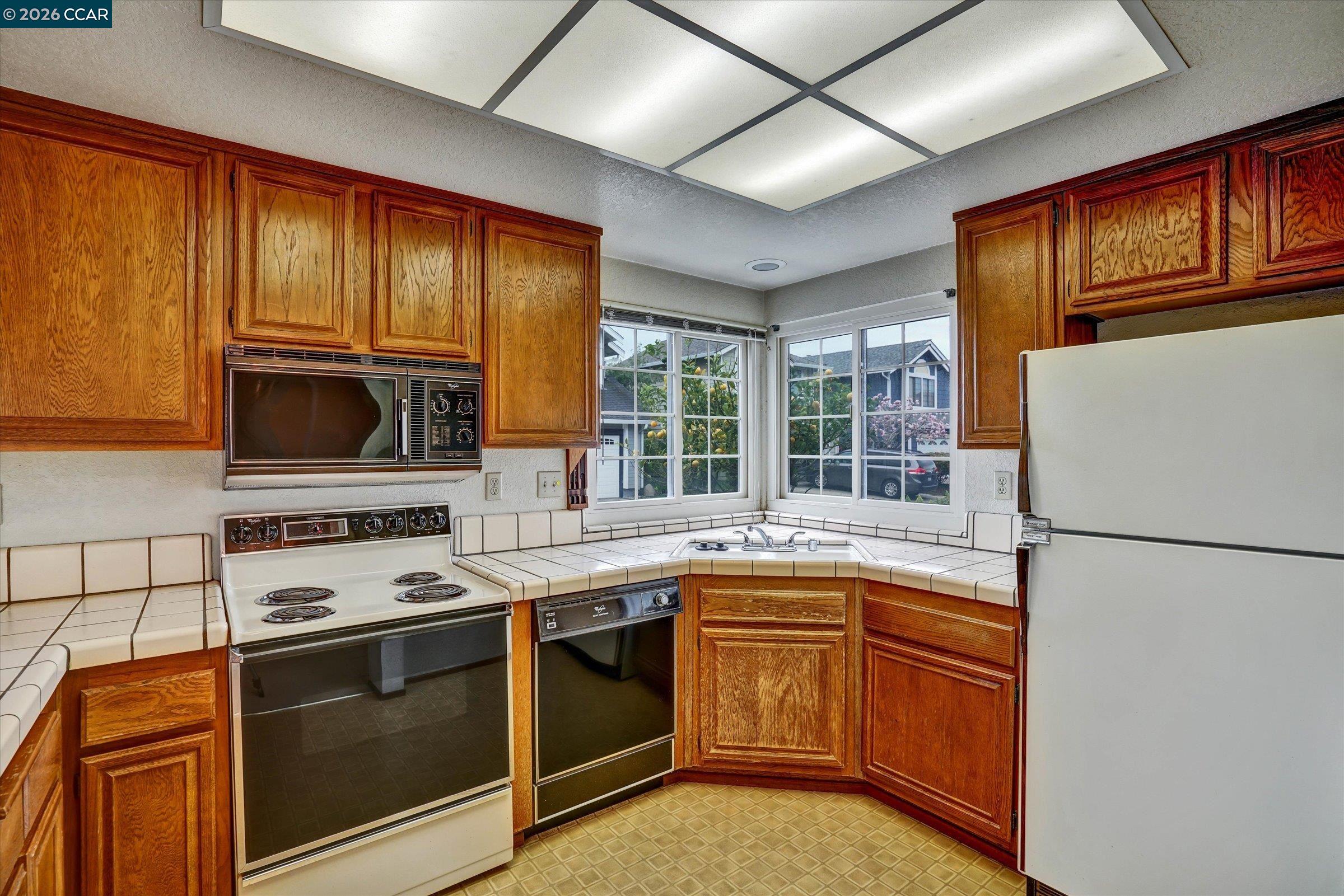 1286 Clarke Ln