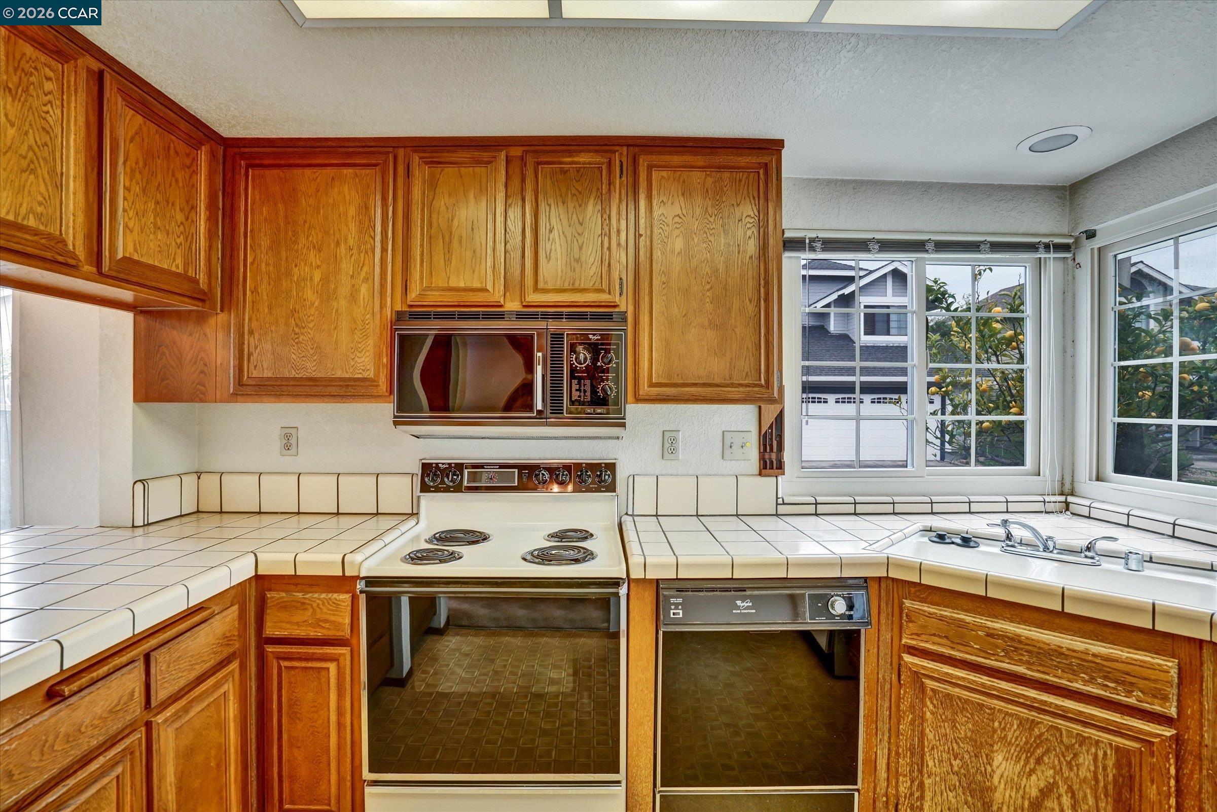 1286 Clarke Ln