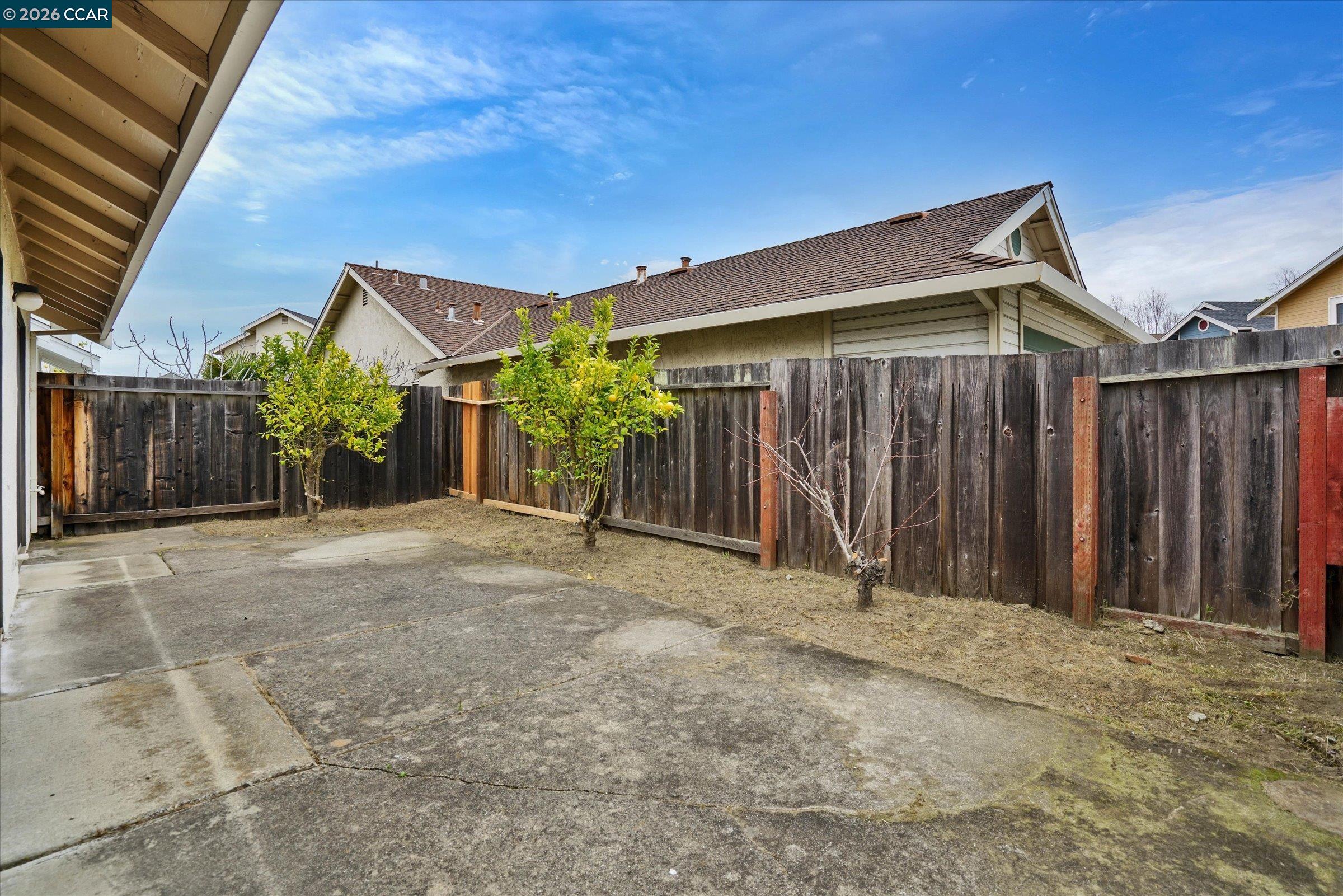 1286 Clarke Ln