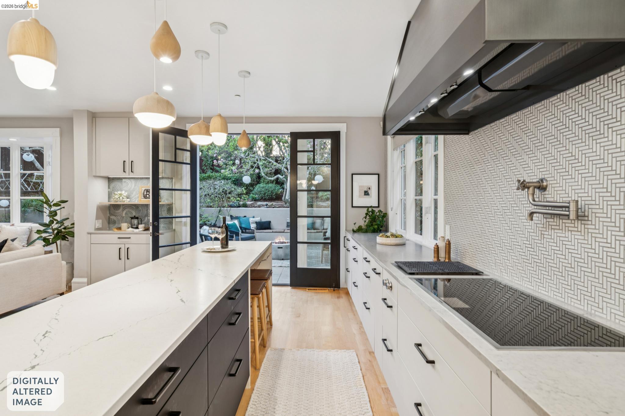 5416 GOLDEN GATE Ave