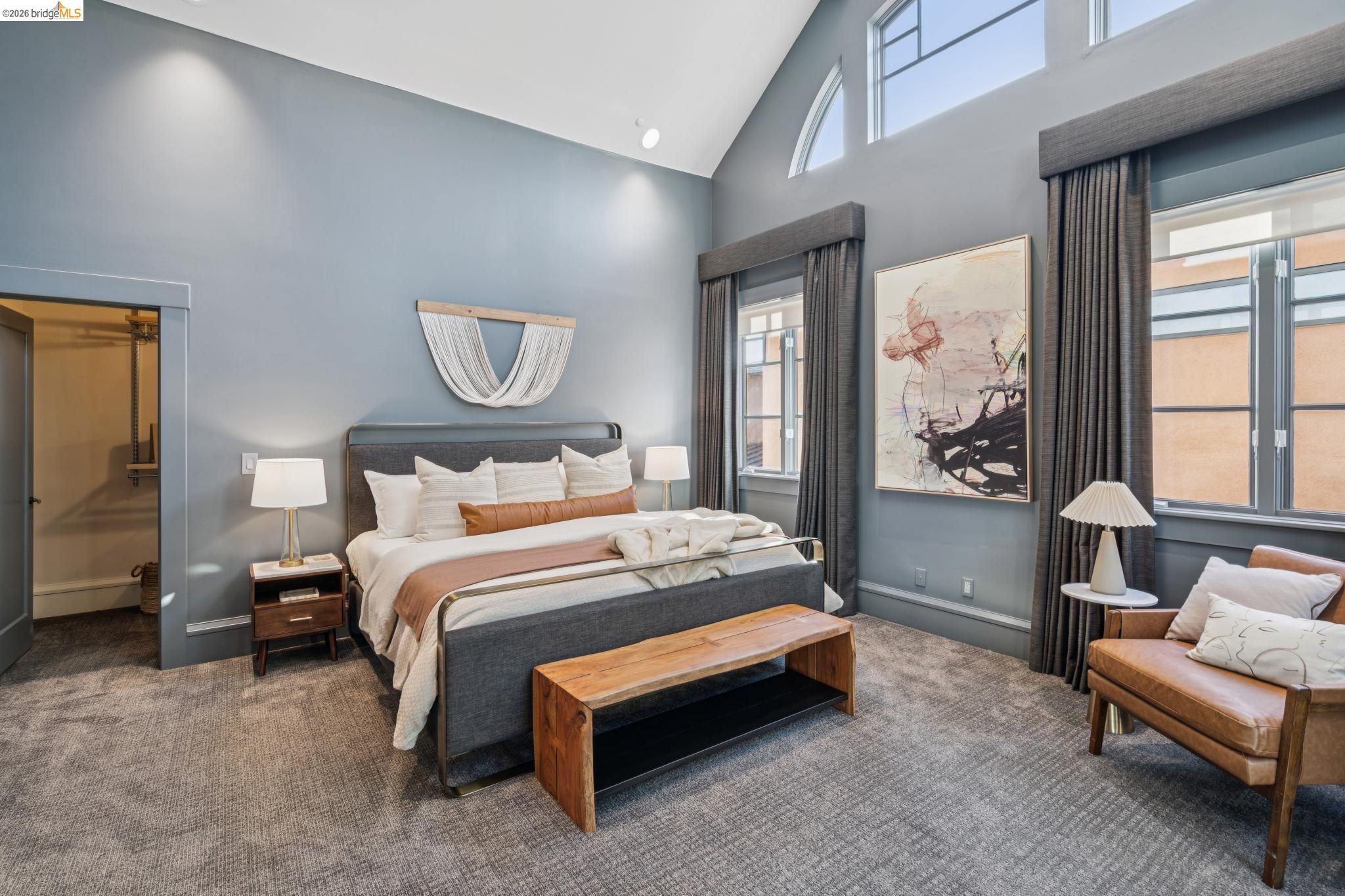 5416 GOLDEN GATE Ave