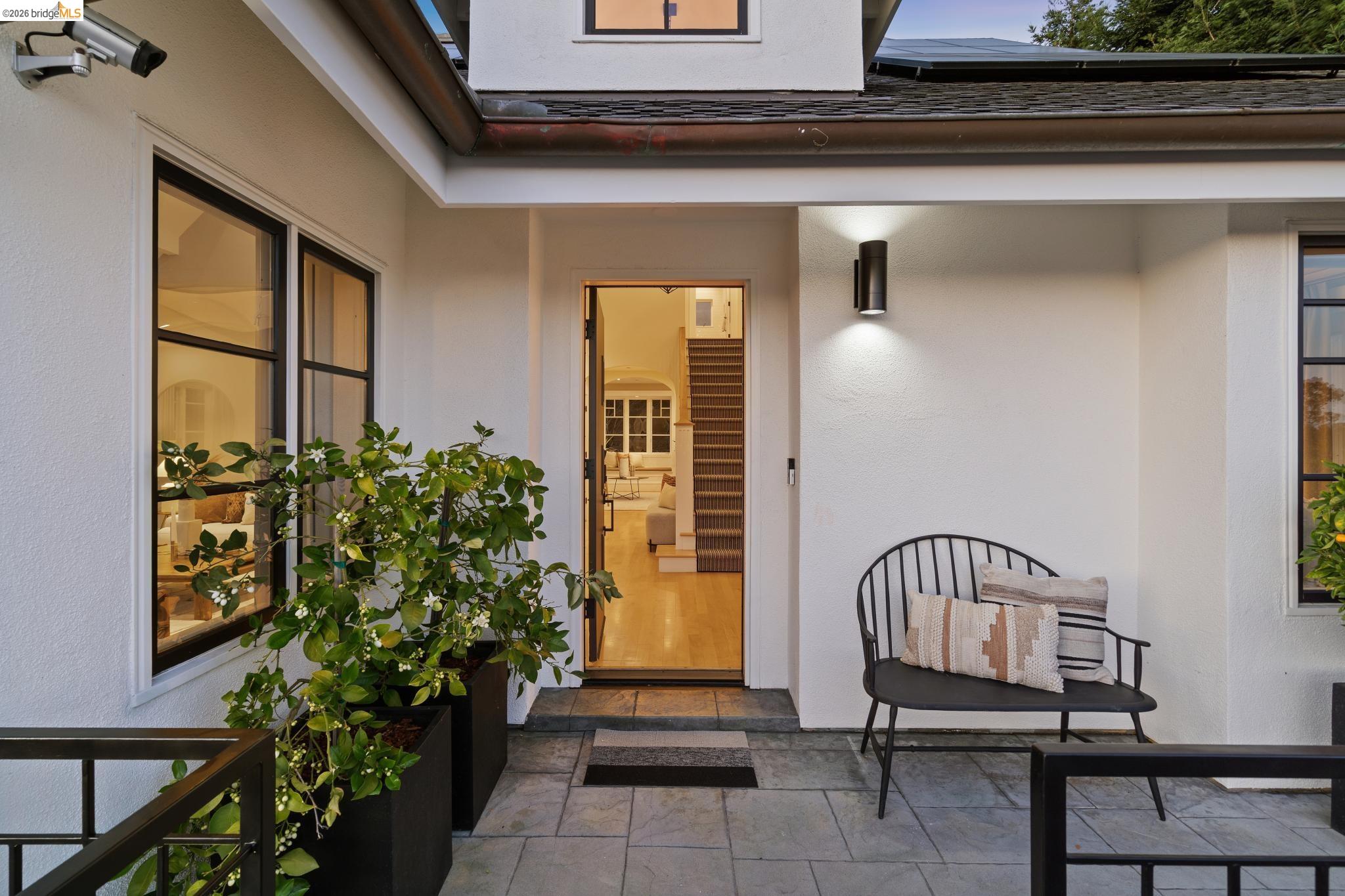 5416 GOLDEN GATE Ave