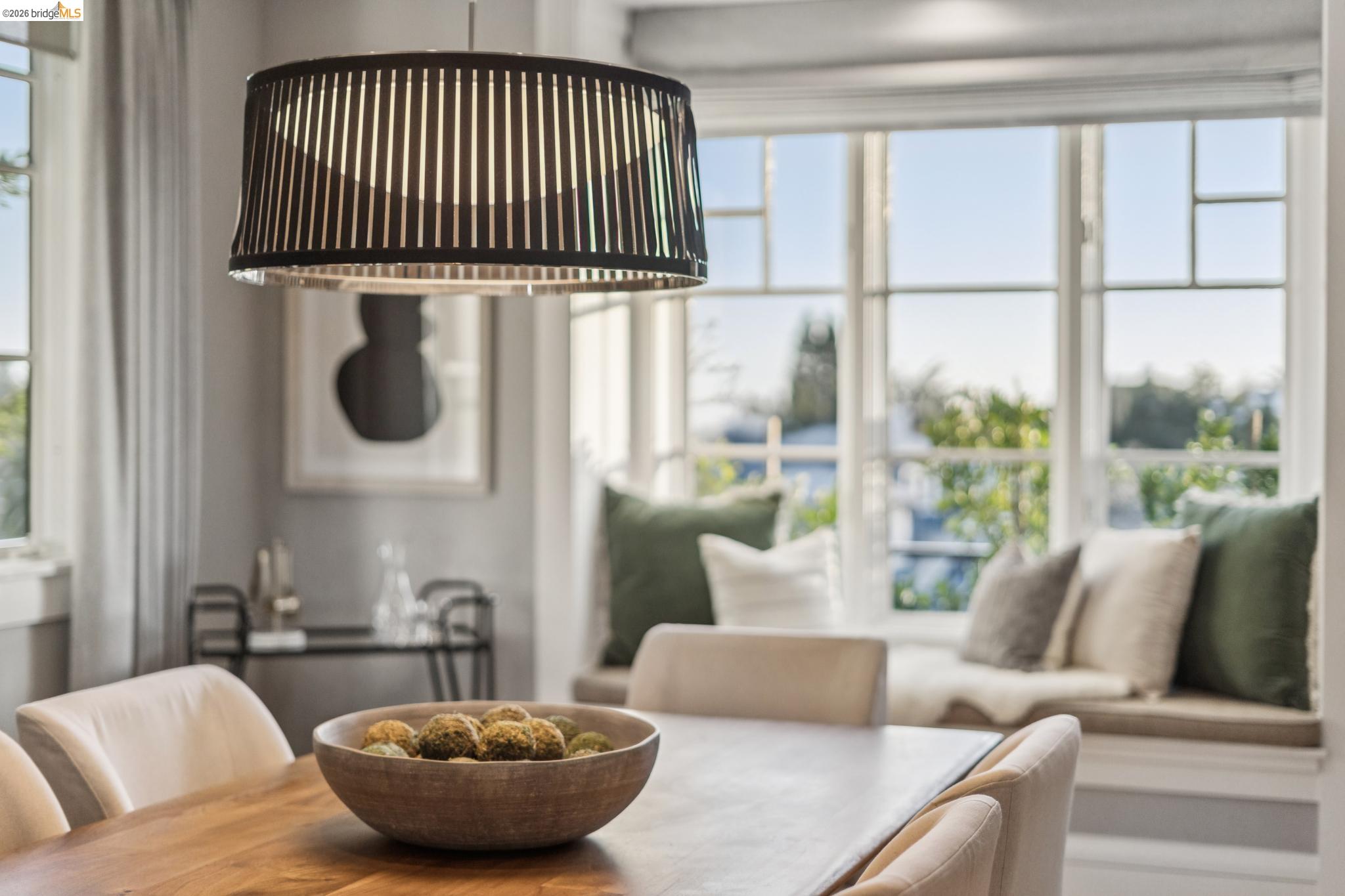 5416 GOLDEN GATE Ave