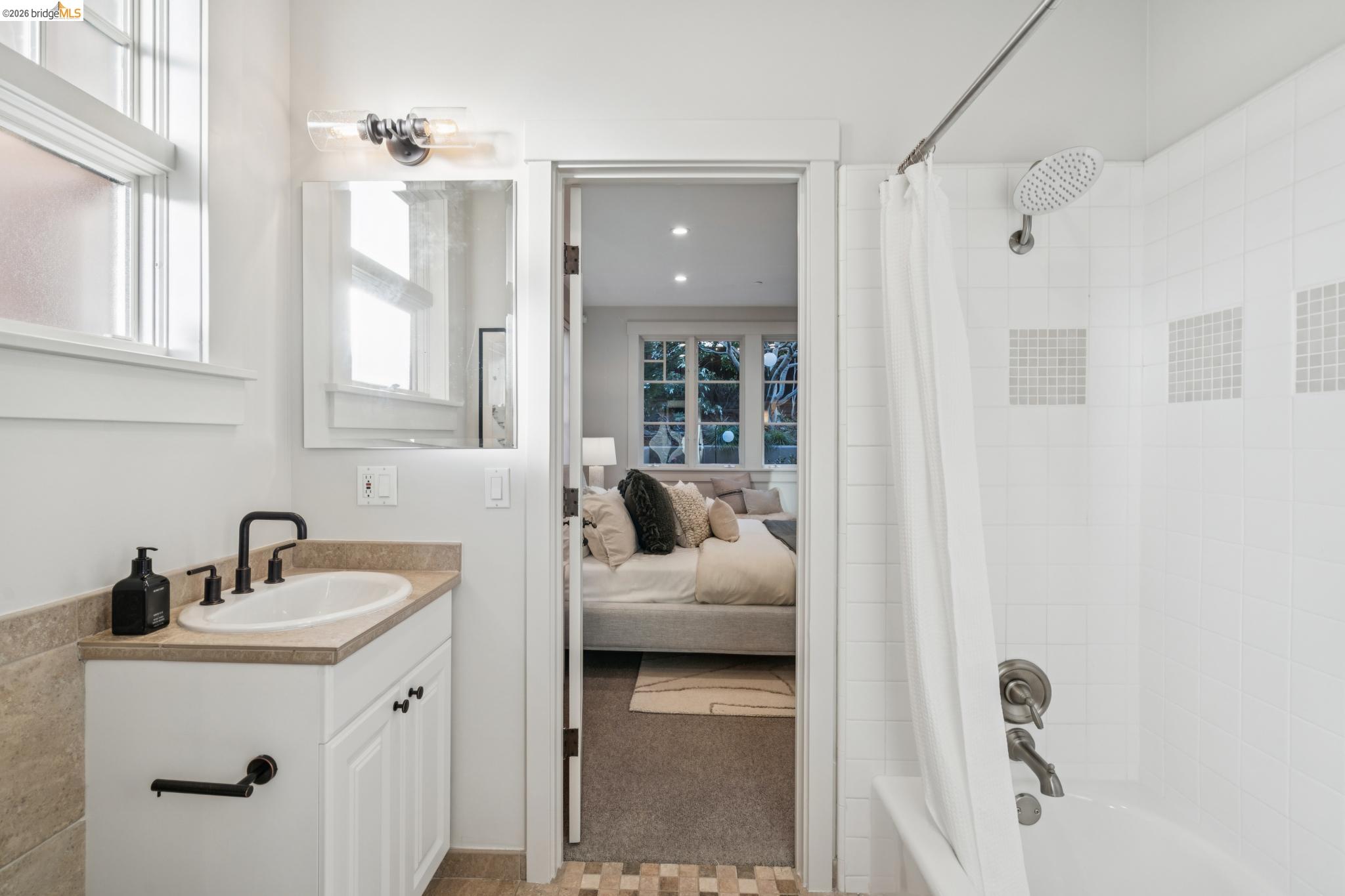 5416 GOLDEN GATE Ave