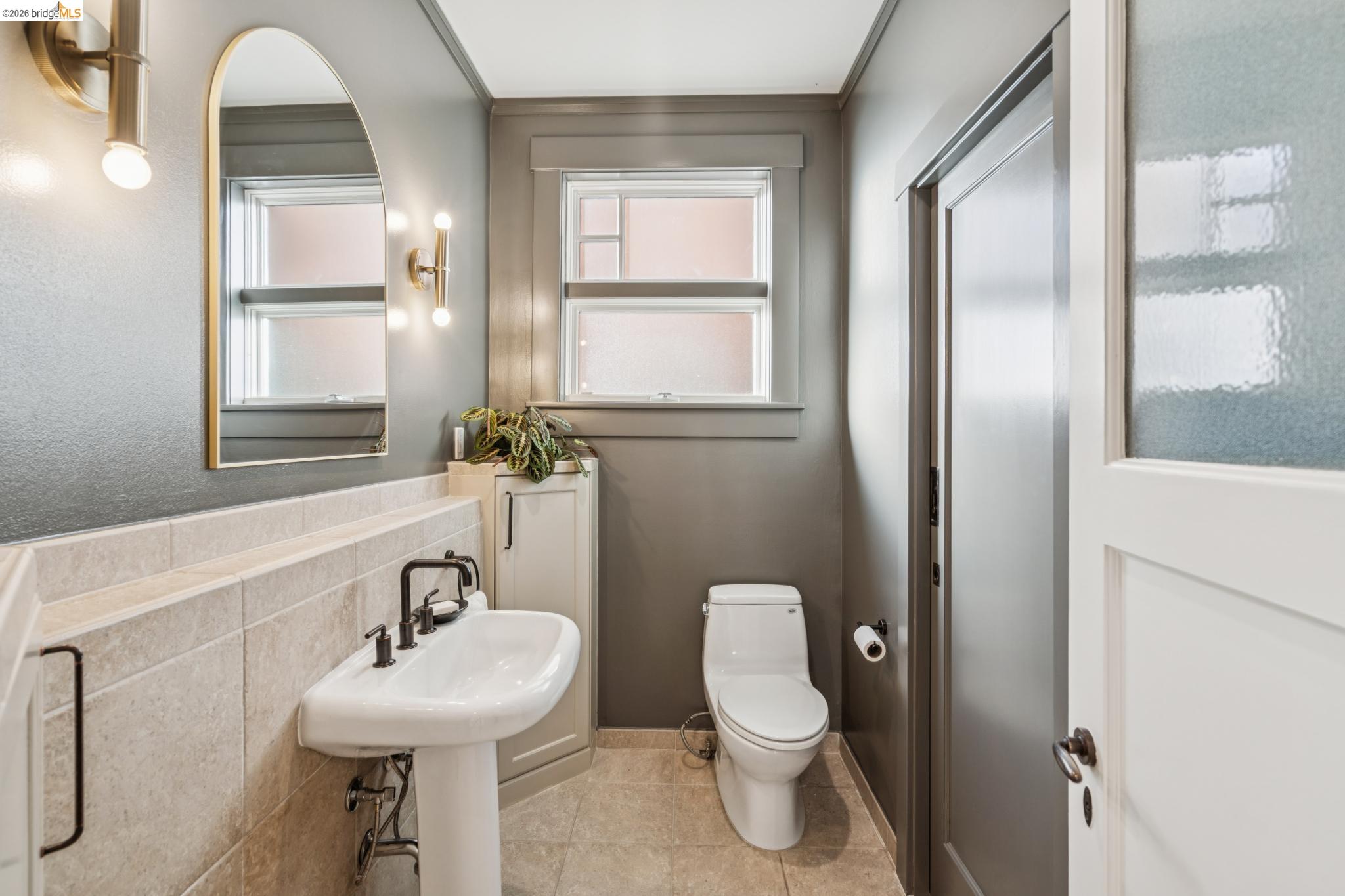 5416 GOLDEN GATE Ave