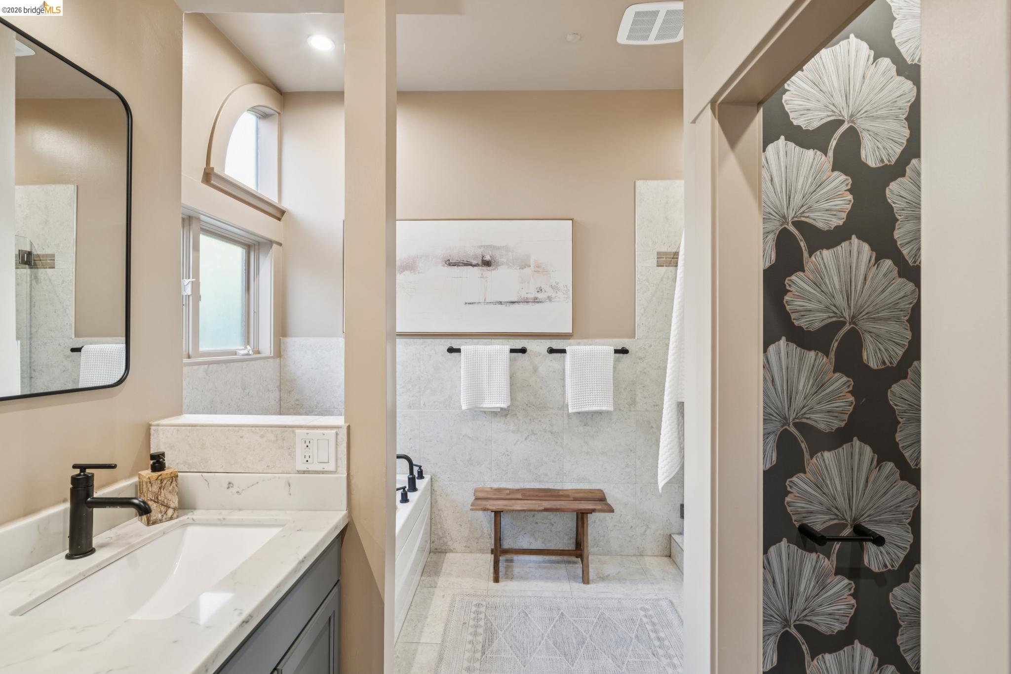 5416 GOLDEN GATE Ave