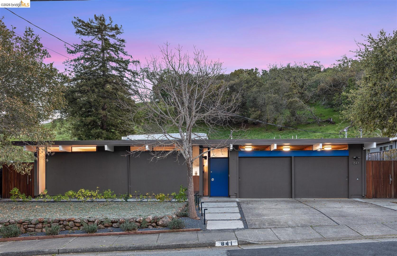 841 Montecillo Rd