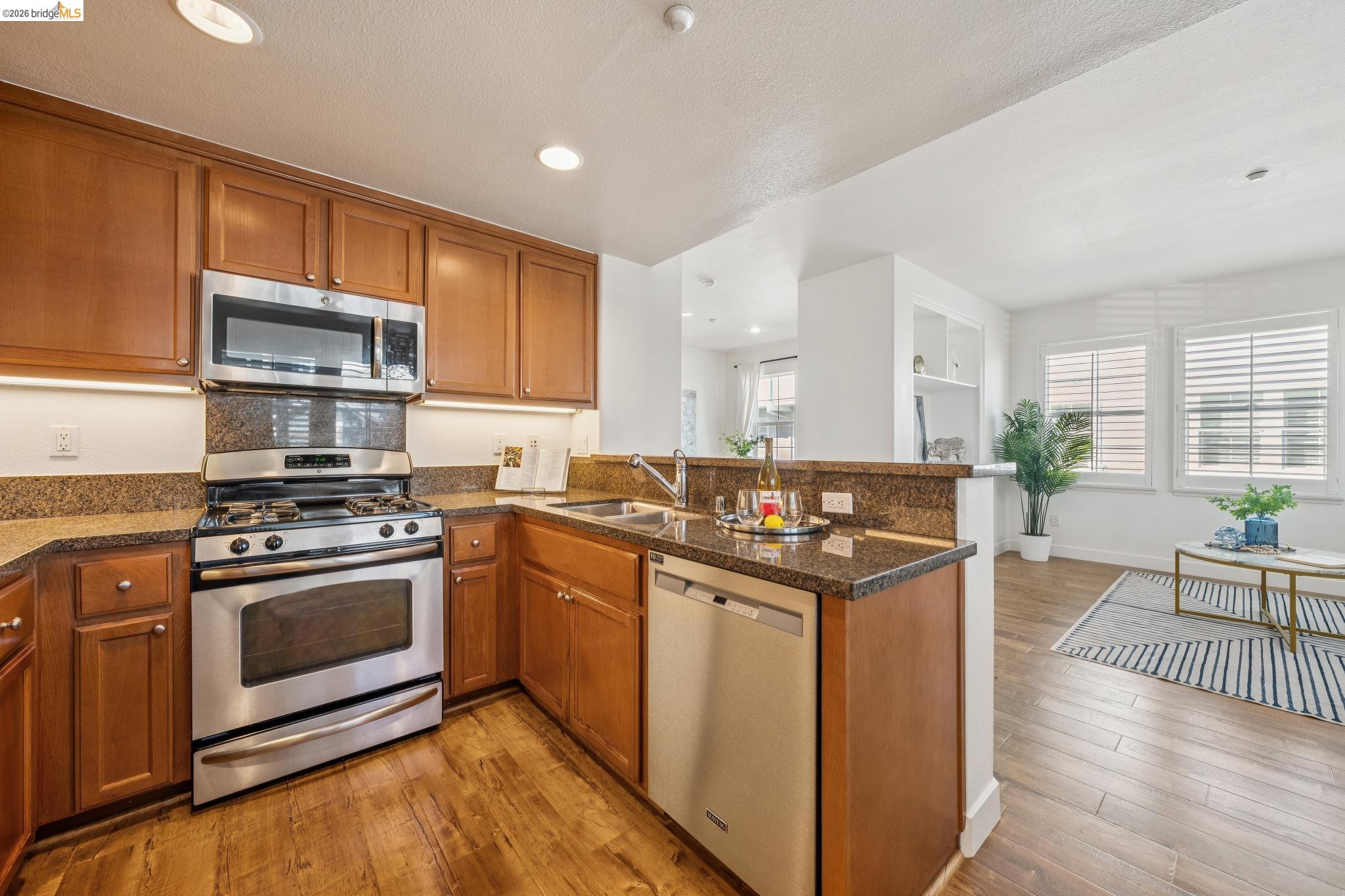 2153 Northshore Dr