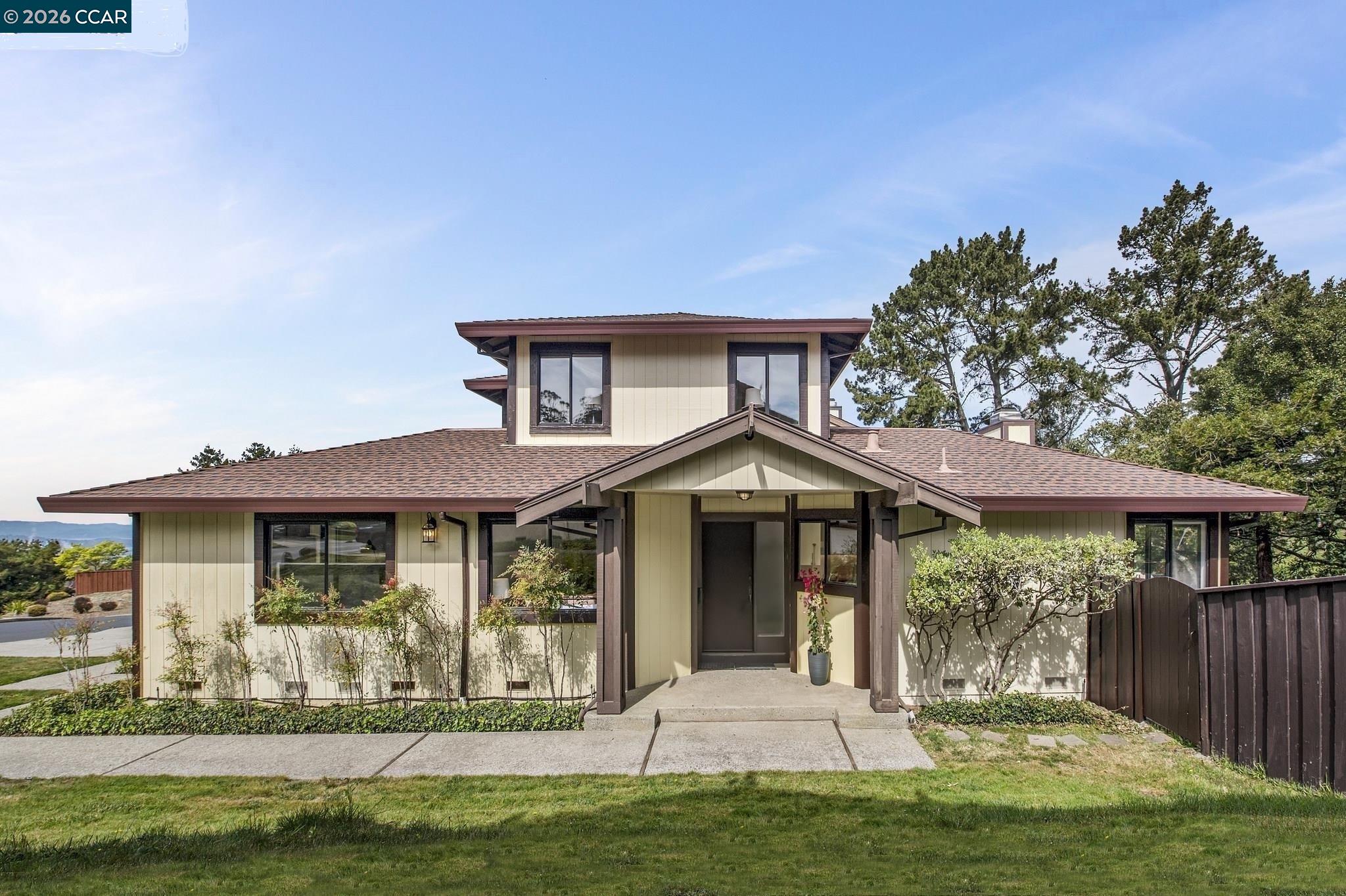 2122 Pinehurst Ct