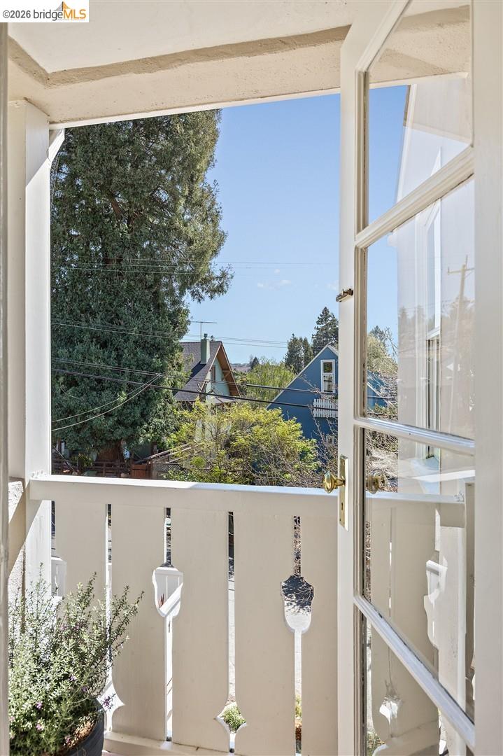 2121 Eunice Street