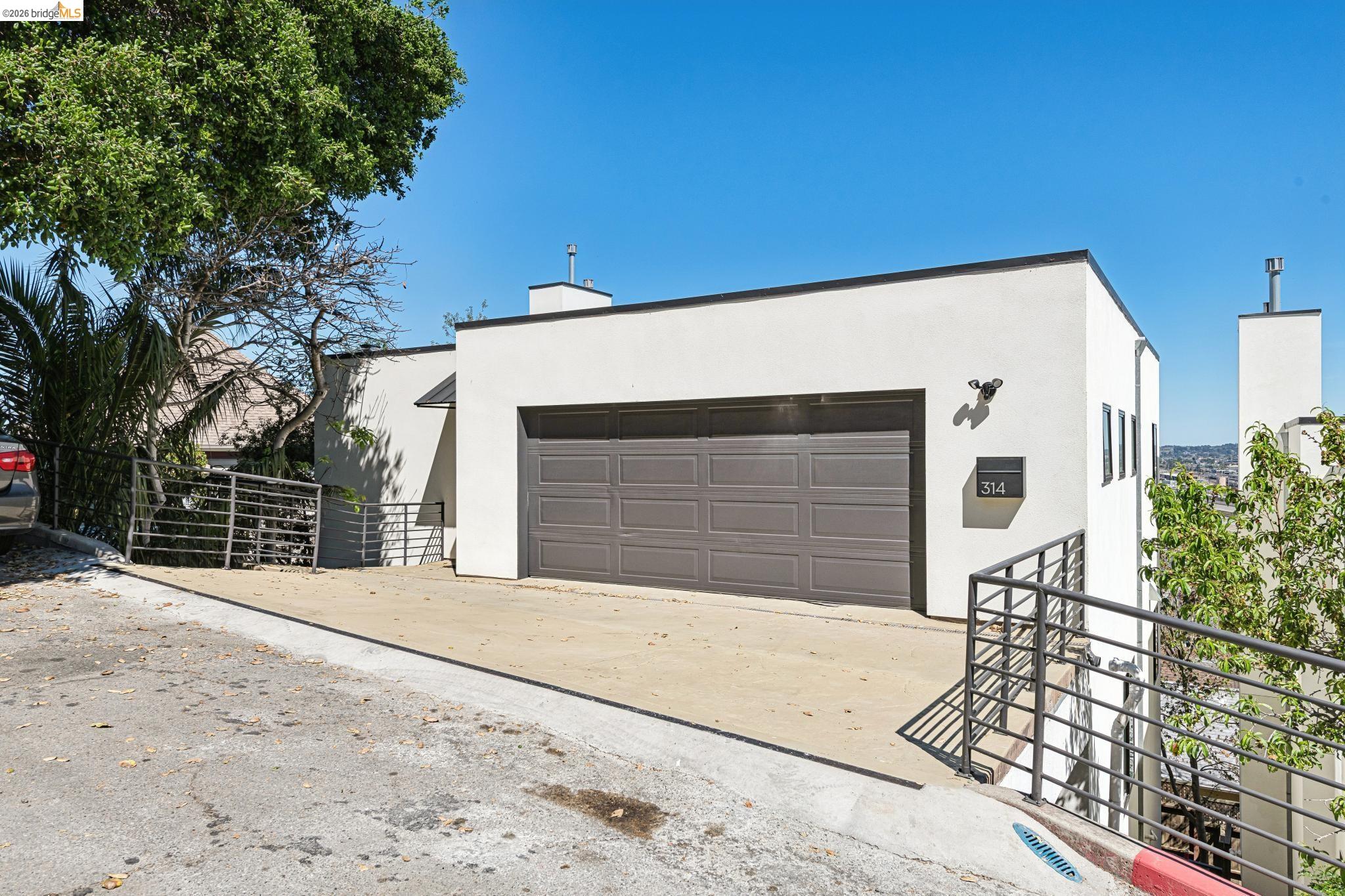 312 Golden Gate Ave