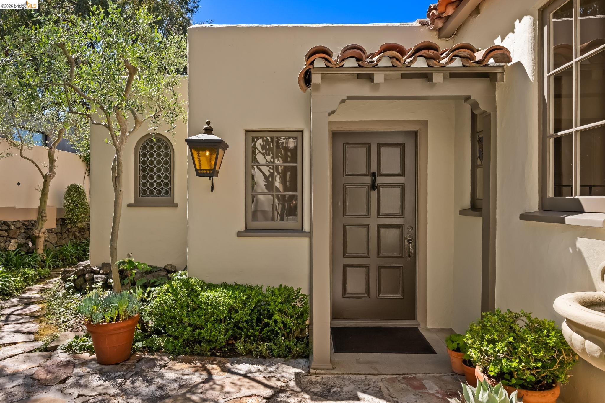 1004 Cragmont Avenue