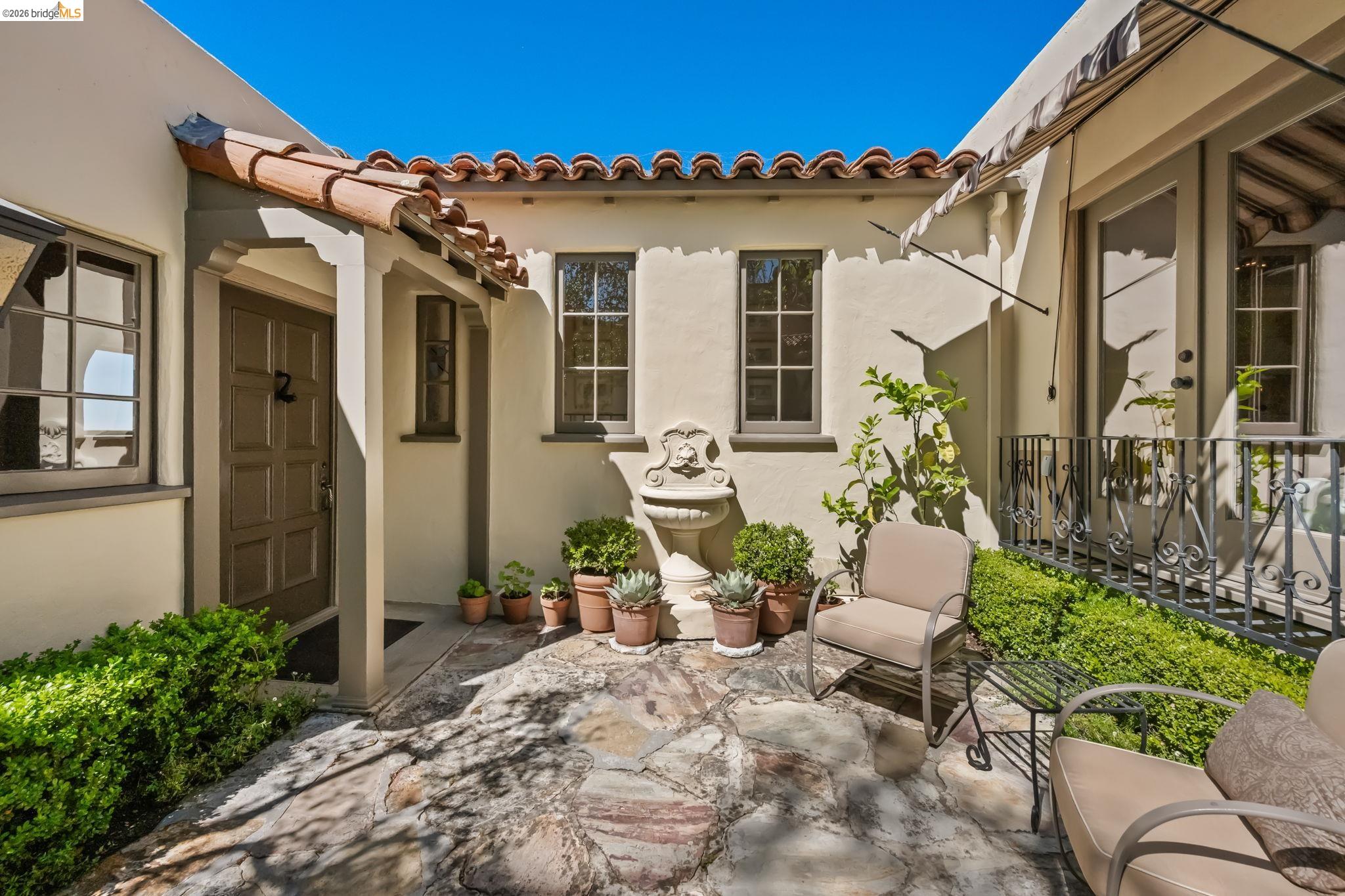 1004 Cragmont Avenue