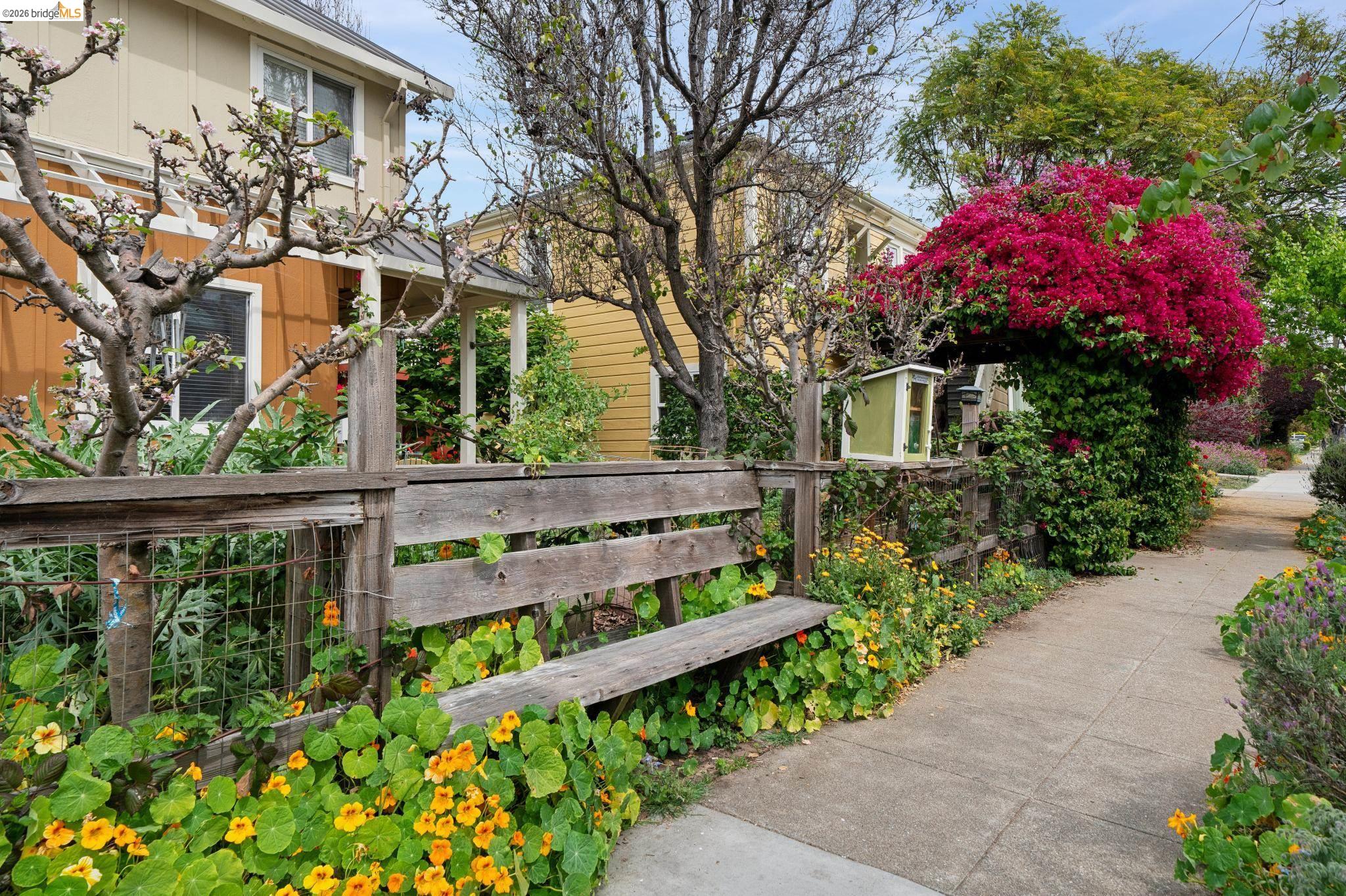 480 42Nd St Unit: E