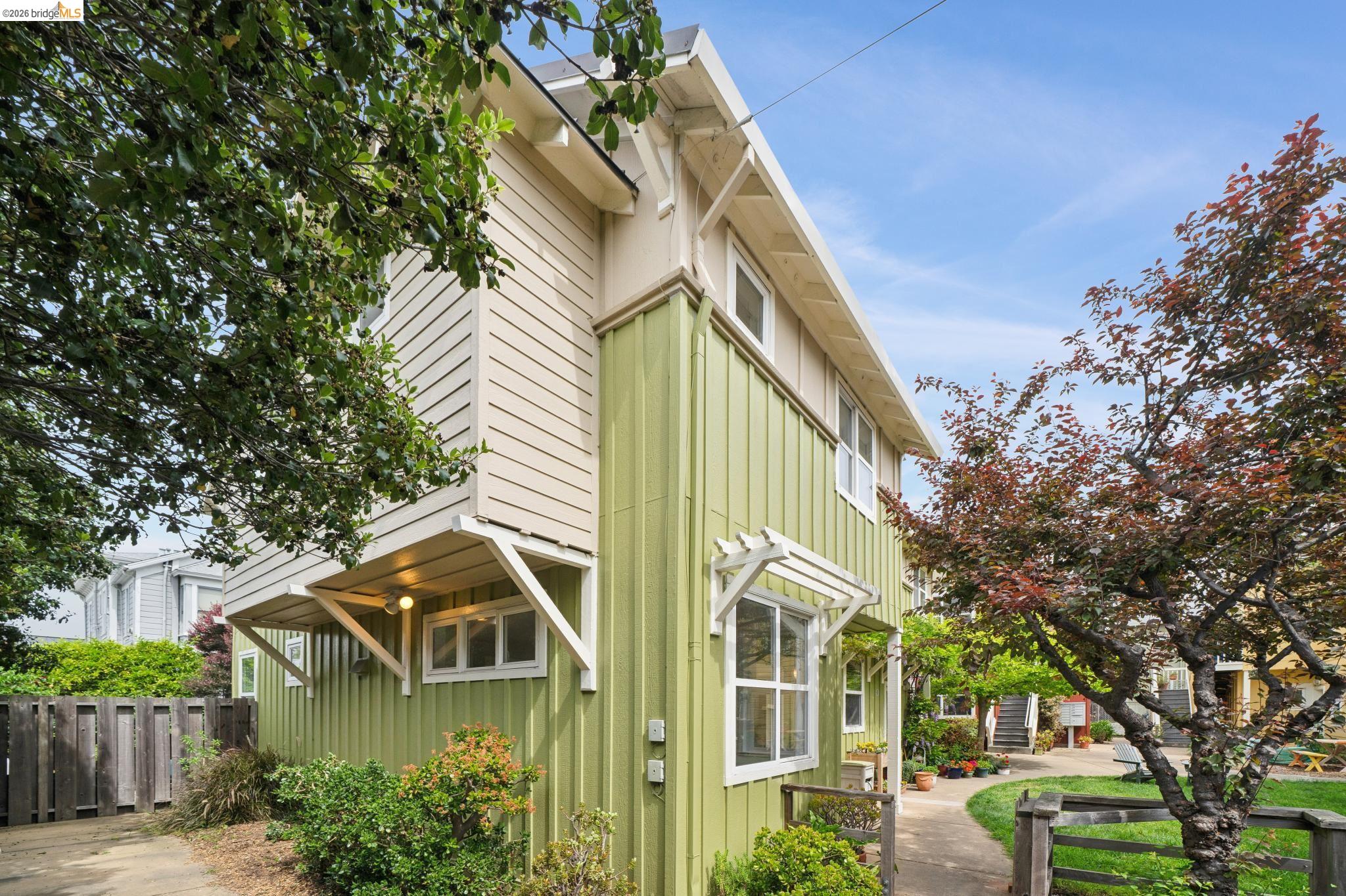 480 42Nd St Unit: E