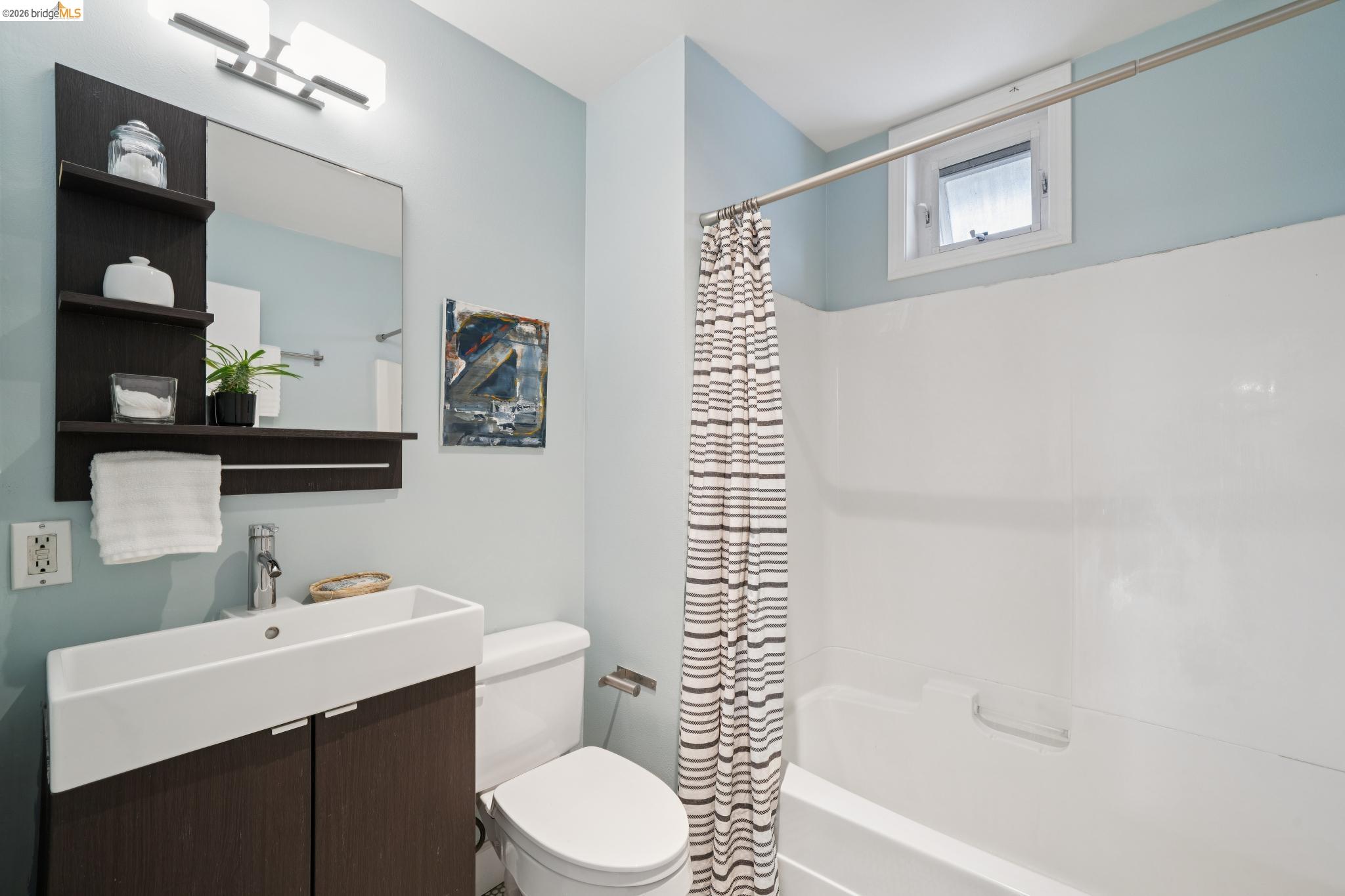 480 42Nd St Unit: E