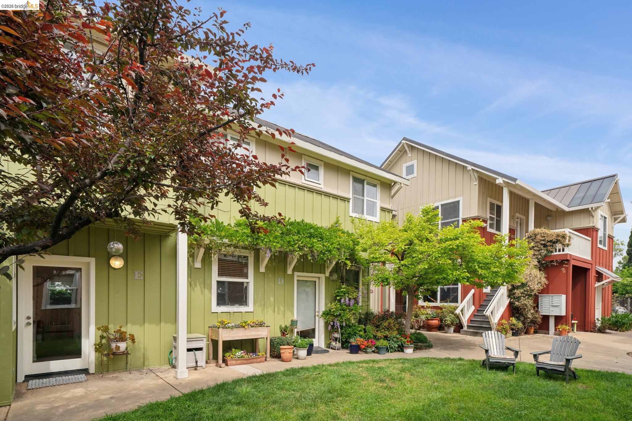 480 42Nd St Unit: E