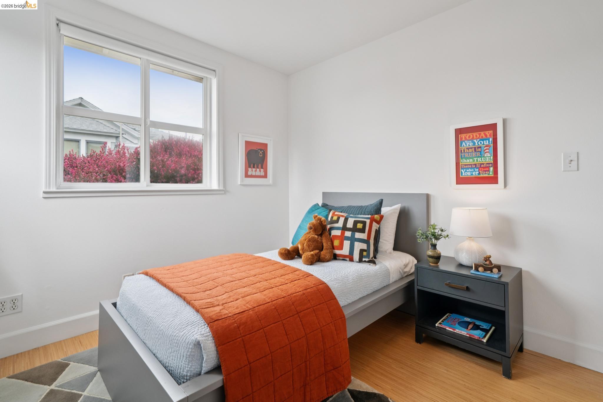 480 42Nd St Unit: E