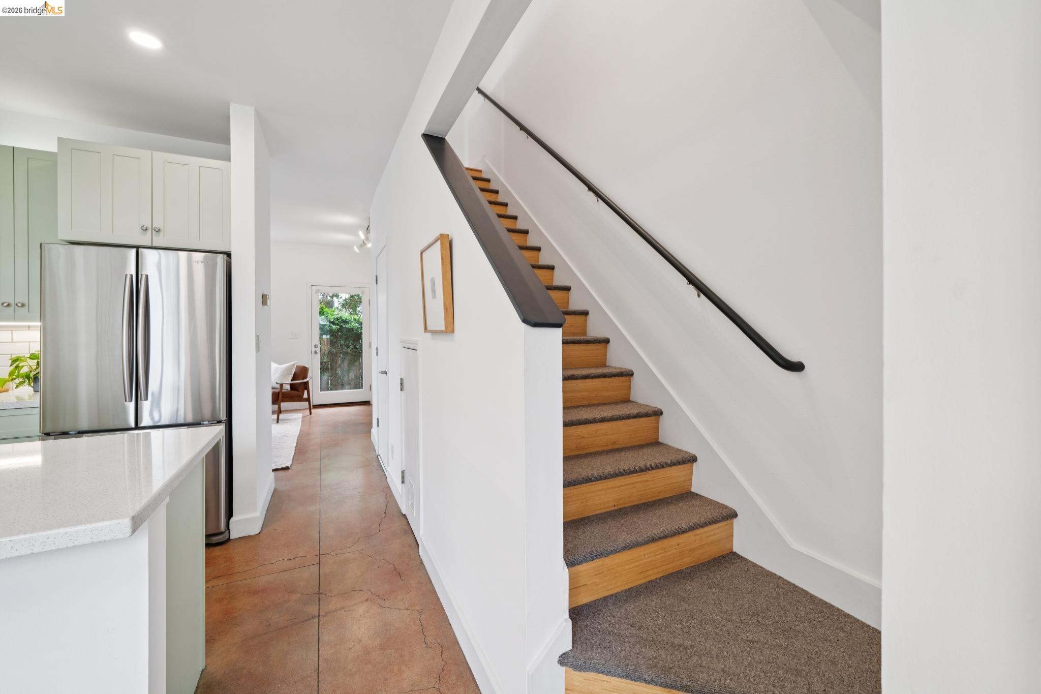 480 42Nd St Unit: E