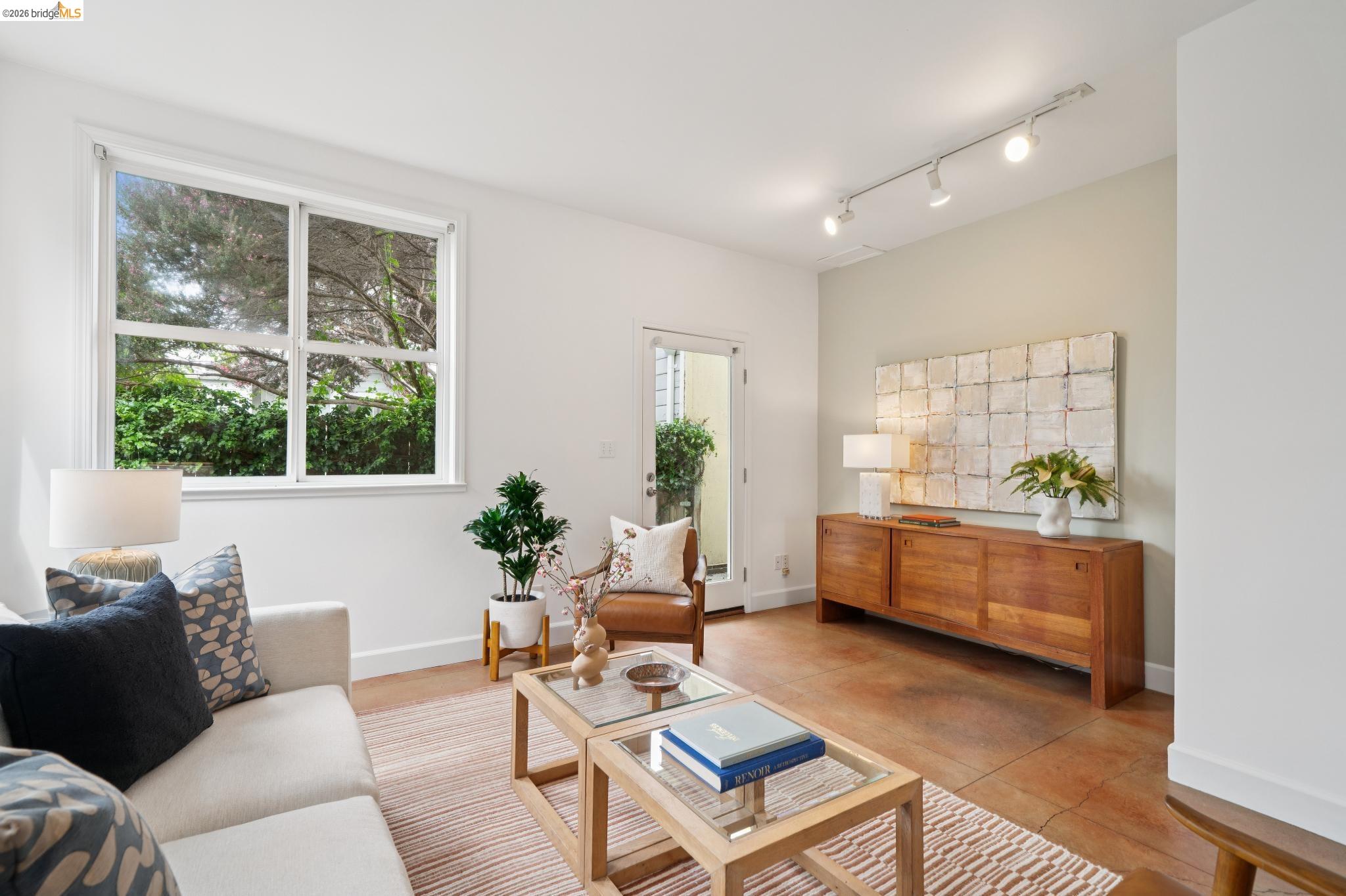 480 42Nd St Unit: E