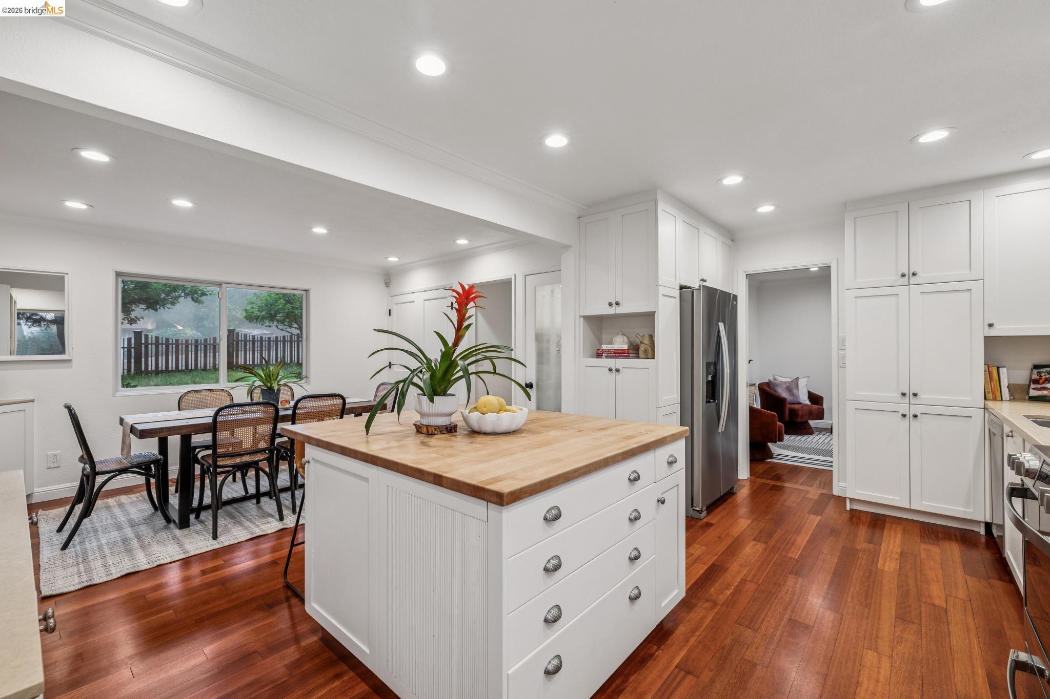 18 North Cir