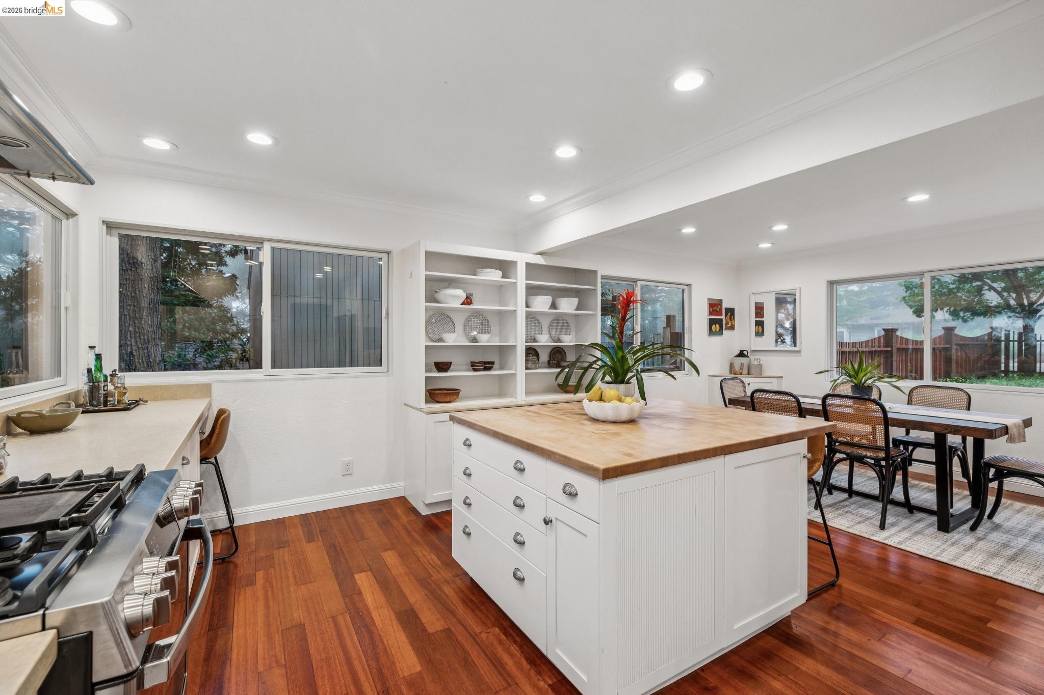 18 North Cir