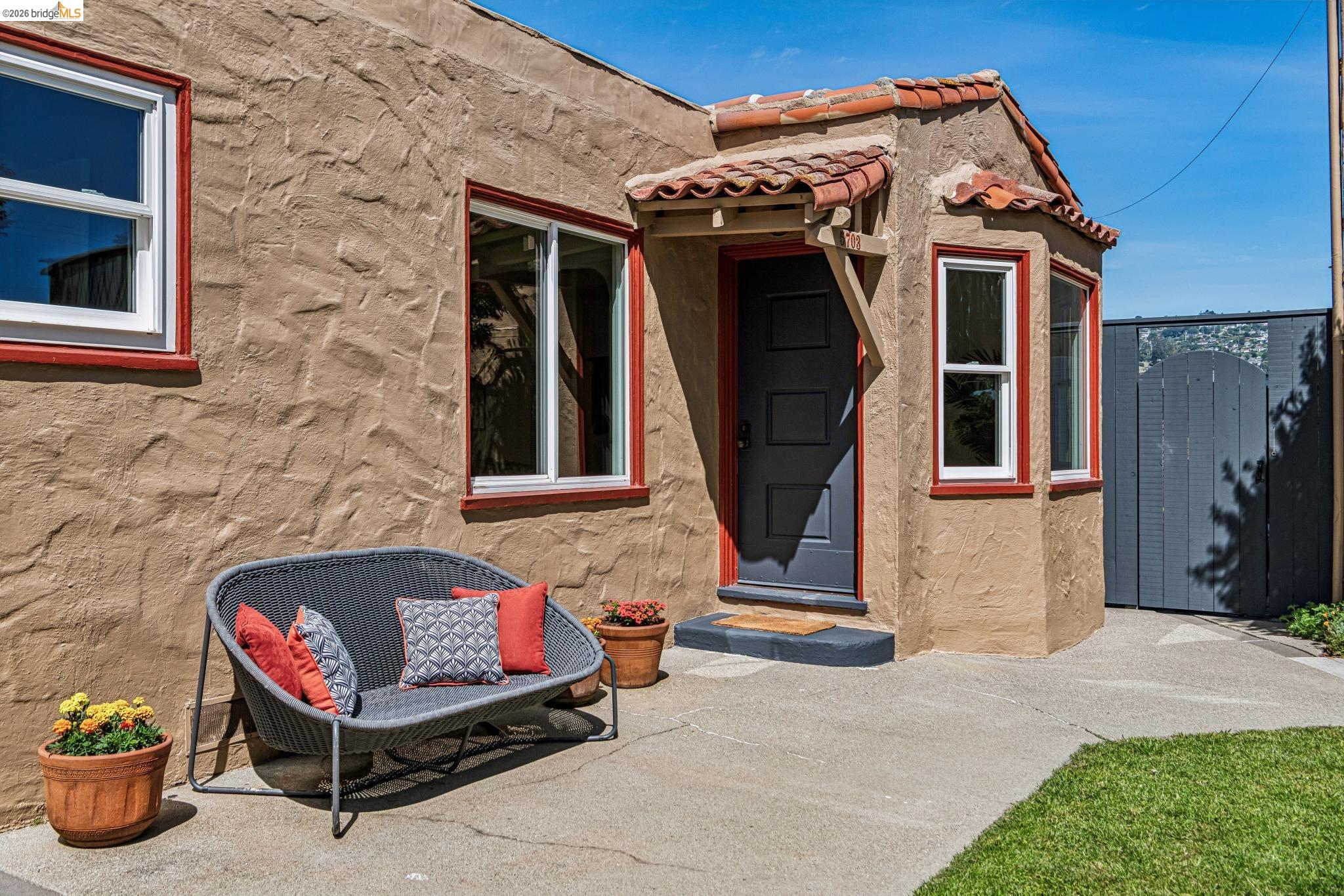 5703-5705 Panama Ave