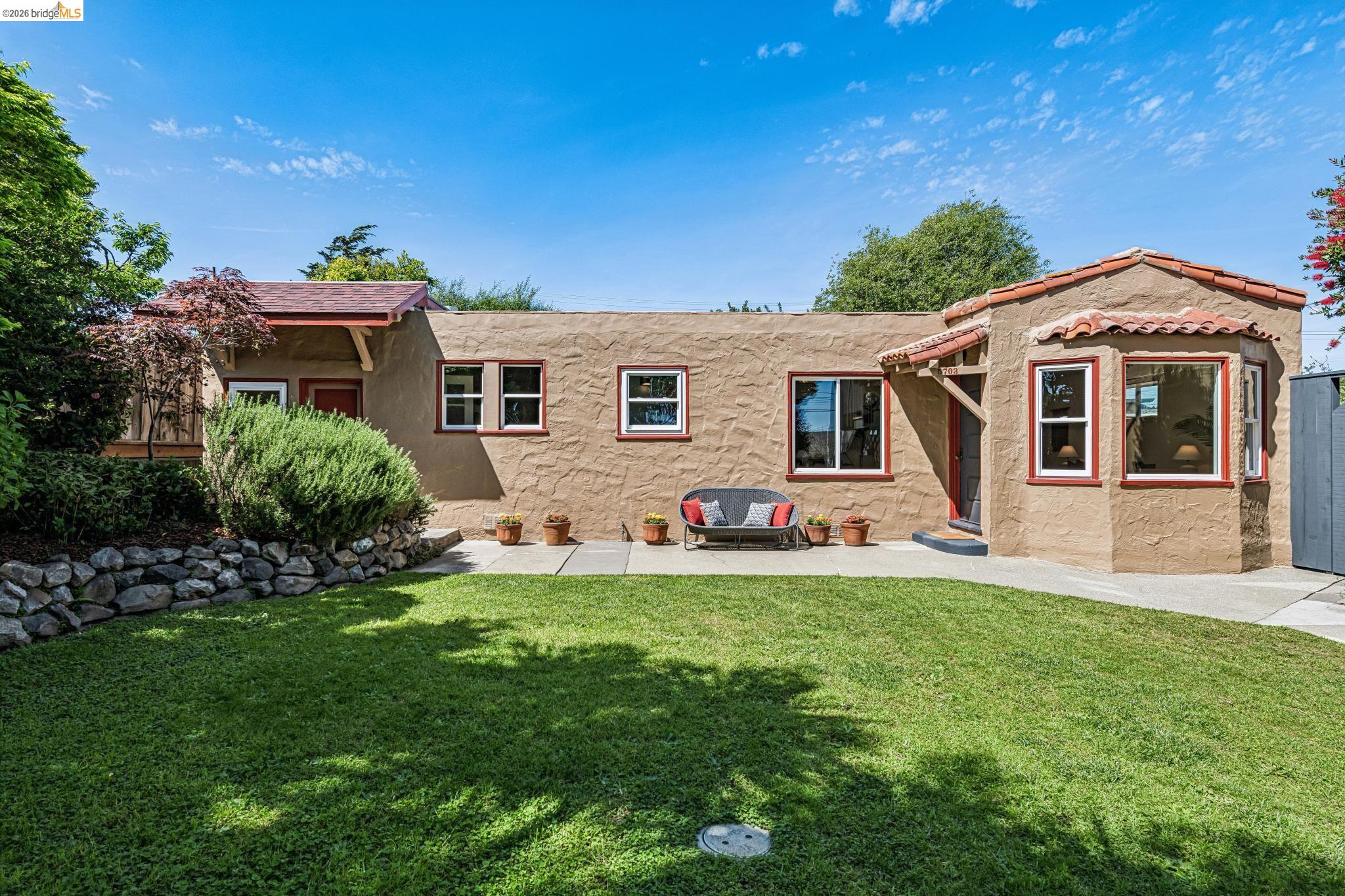 5703-5705 Panama Ave