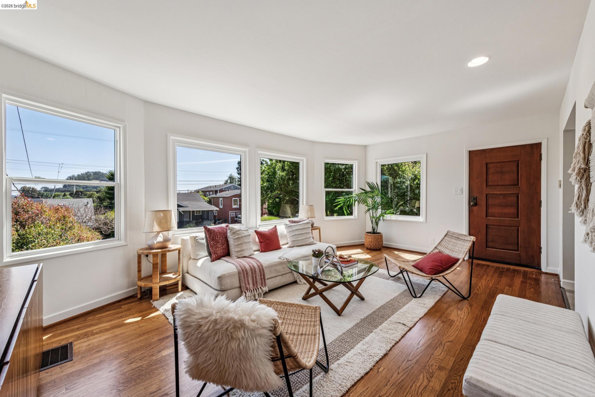 5703-5705 Panama Ave