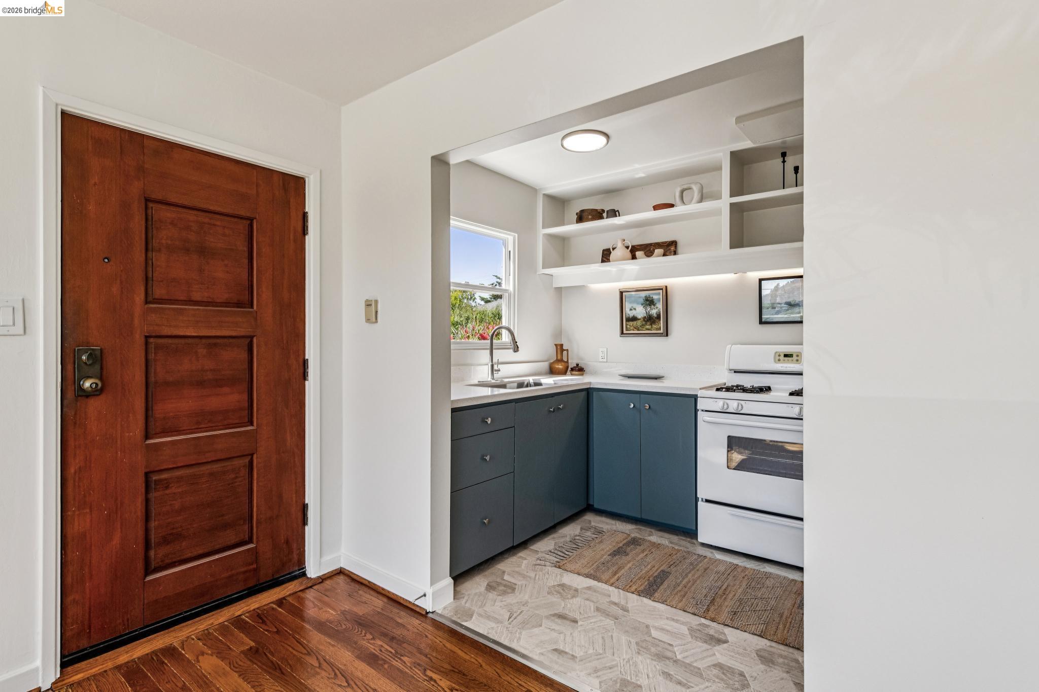 5703-5705 Panama Ave