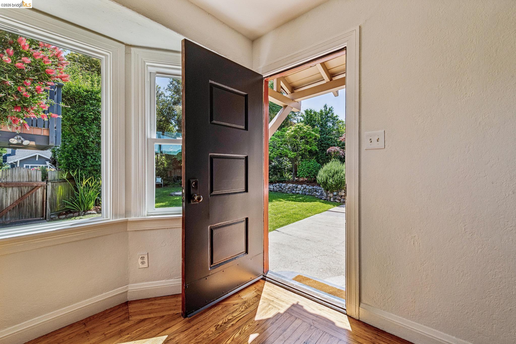 5703-5705 Panama Ave