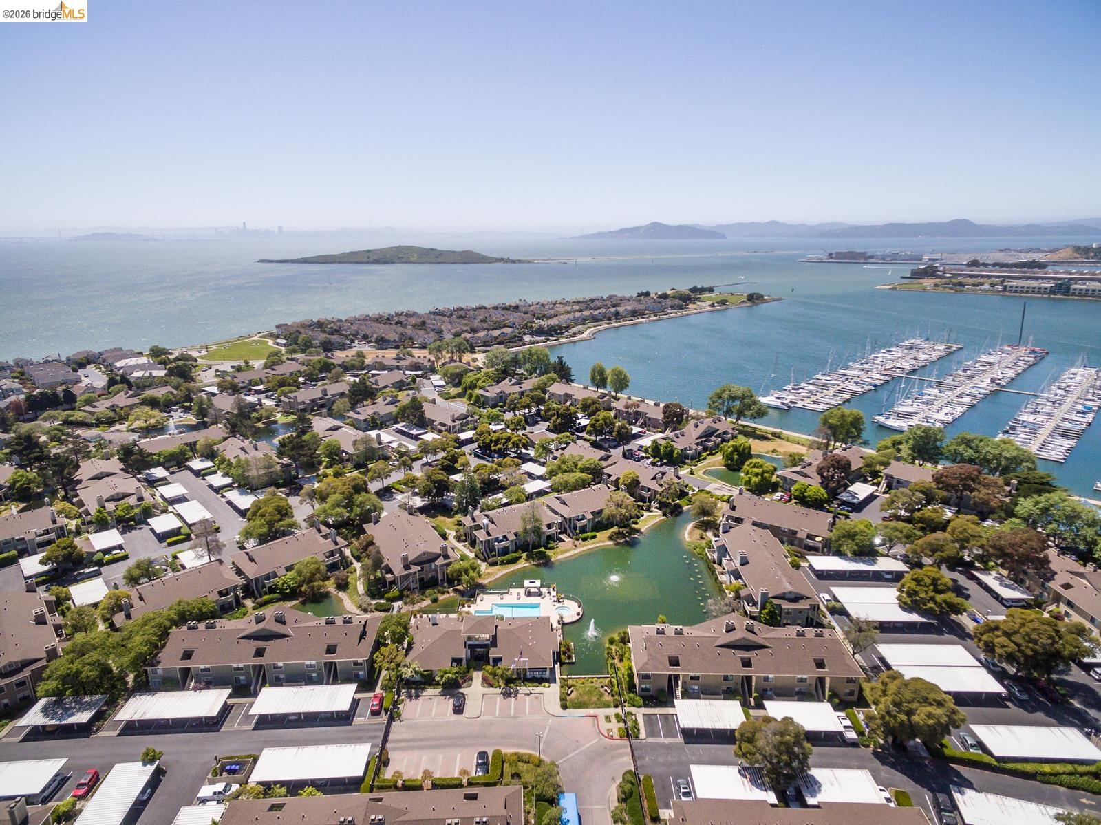 71 Lakeshore Ct