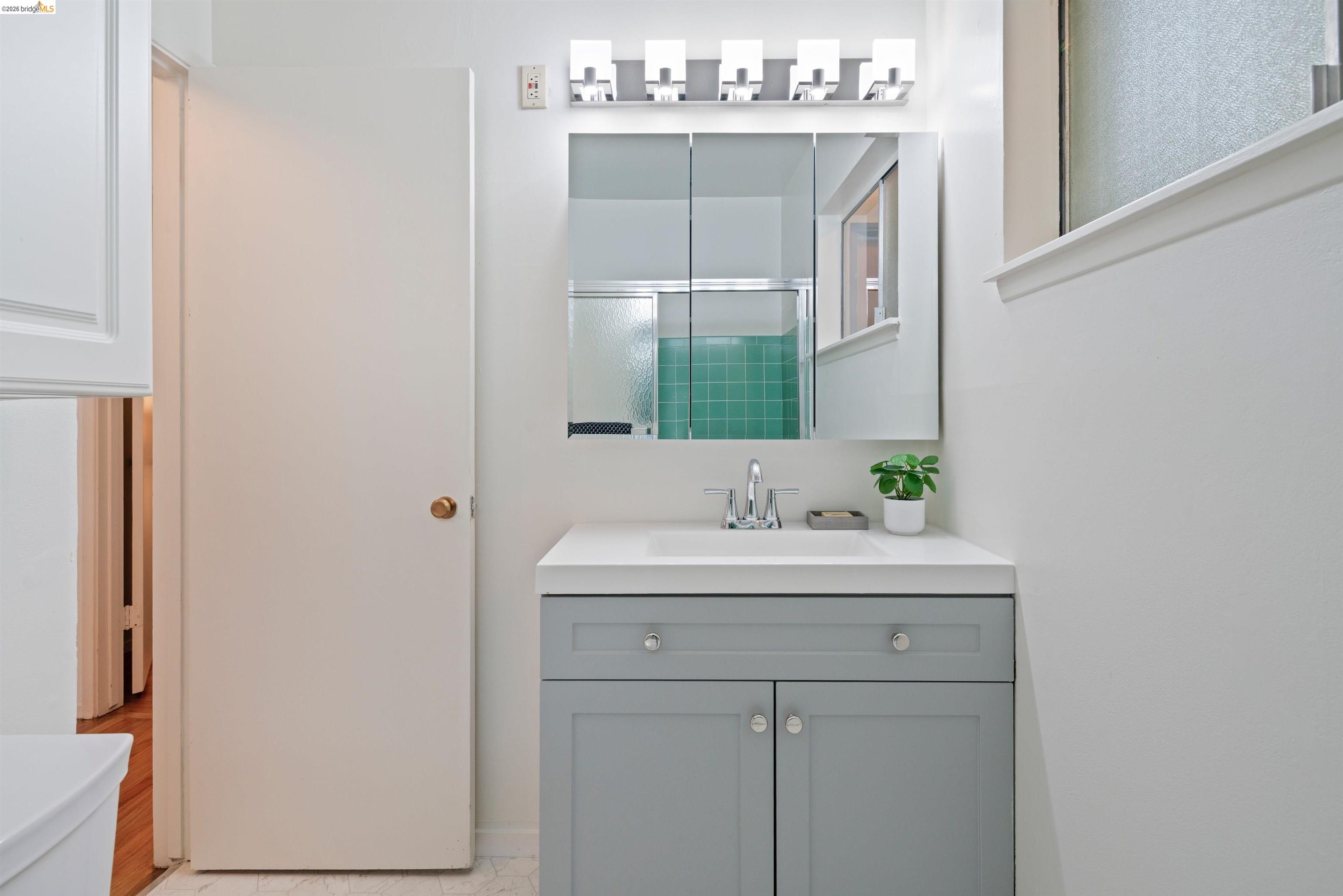 5941 Harbor View Ave